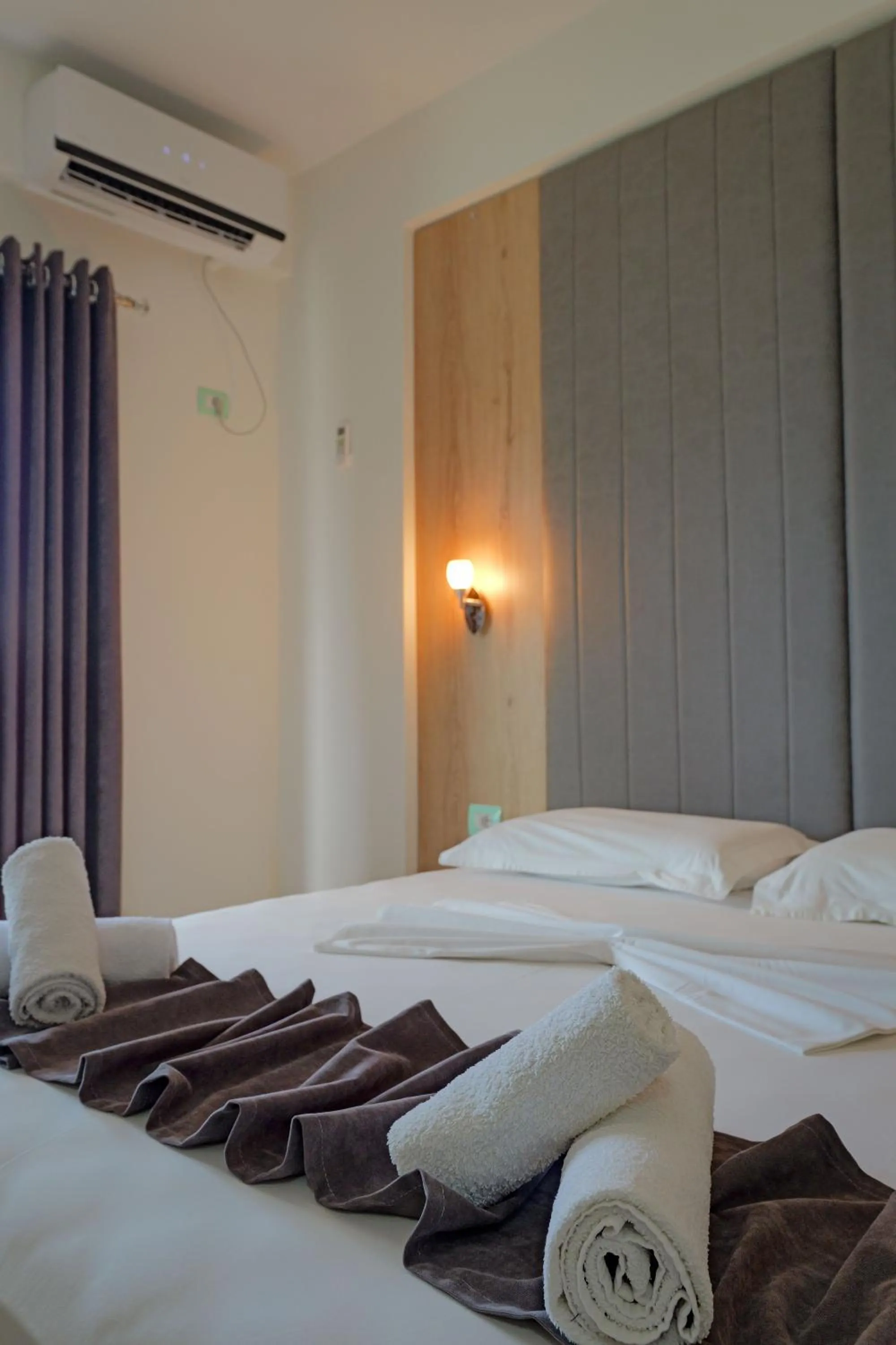 Bedroom, Bed in Hotel Esmerald Ksamil