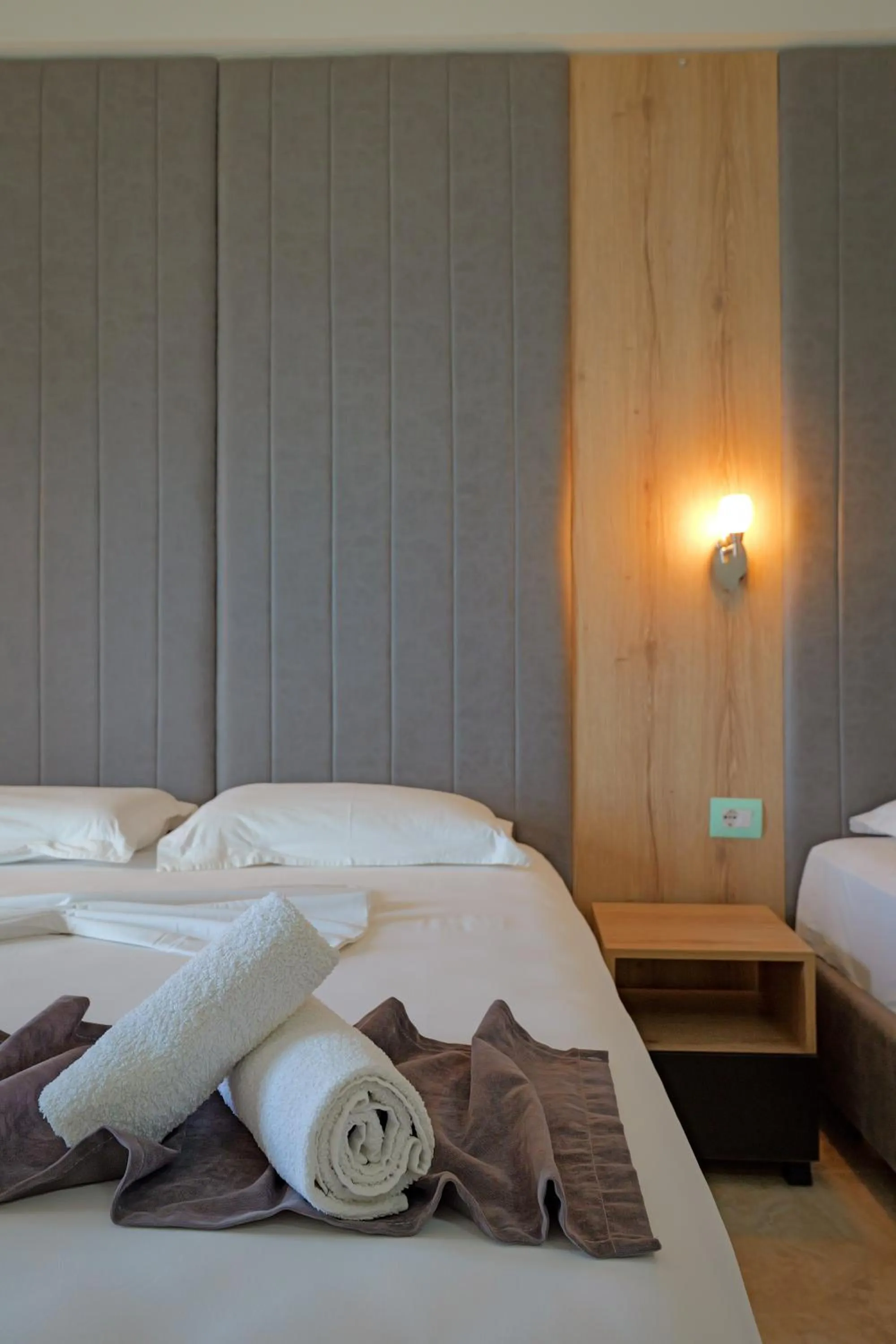 Bed in Hotel Esmerald Ksamil