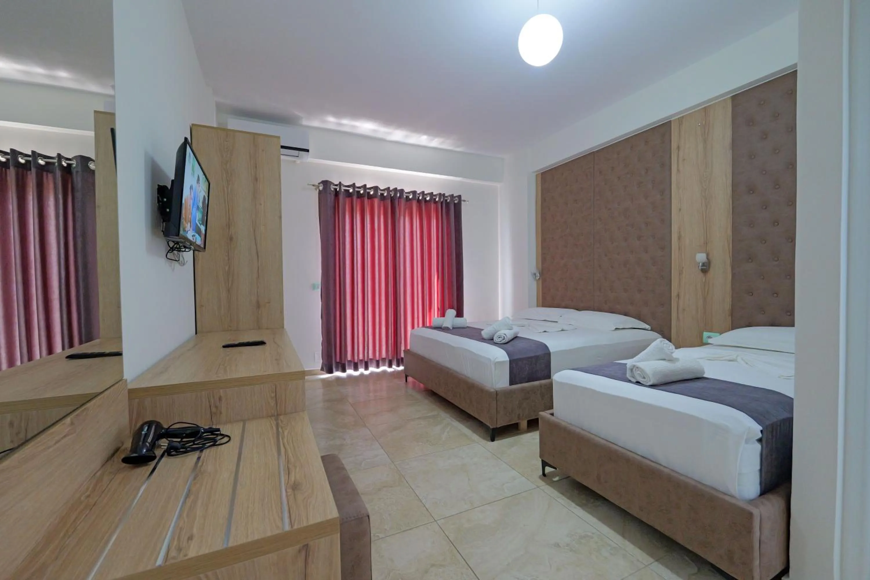 Bedroom, Bed in Hotel Esmerald Ksamil