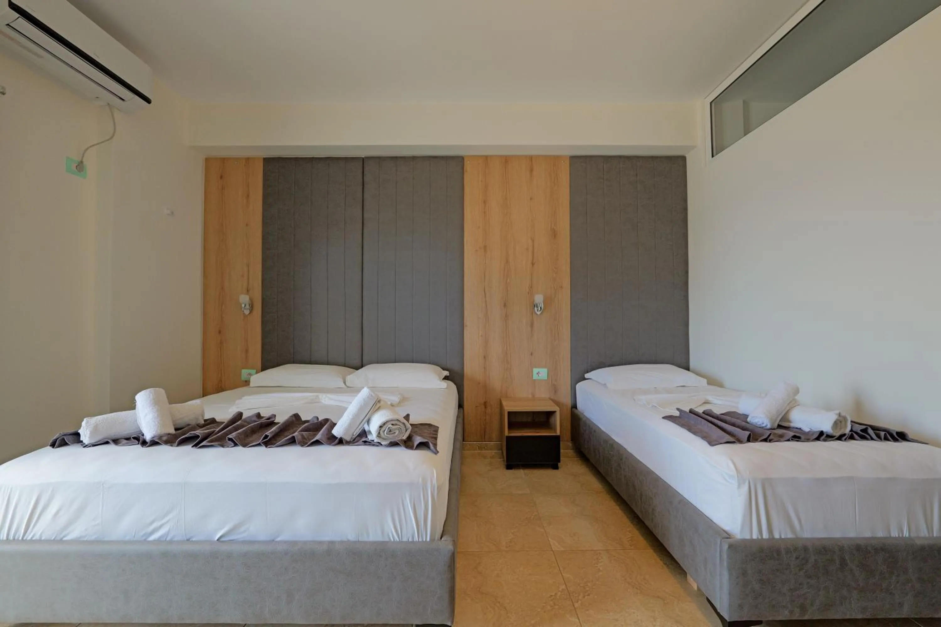 Bedroom, Bed in Hotel Esmerald Ksamil