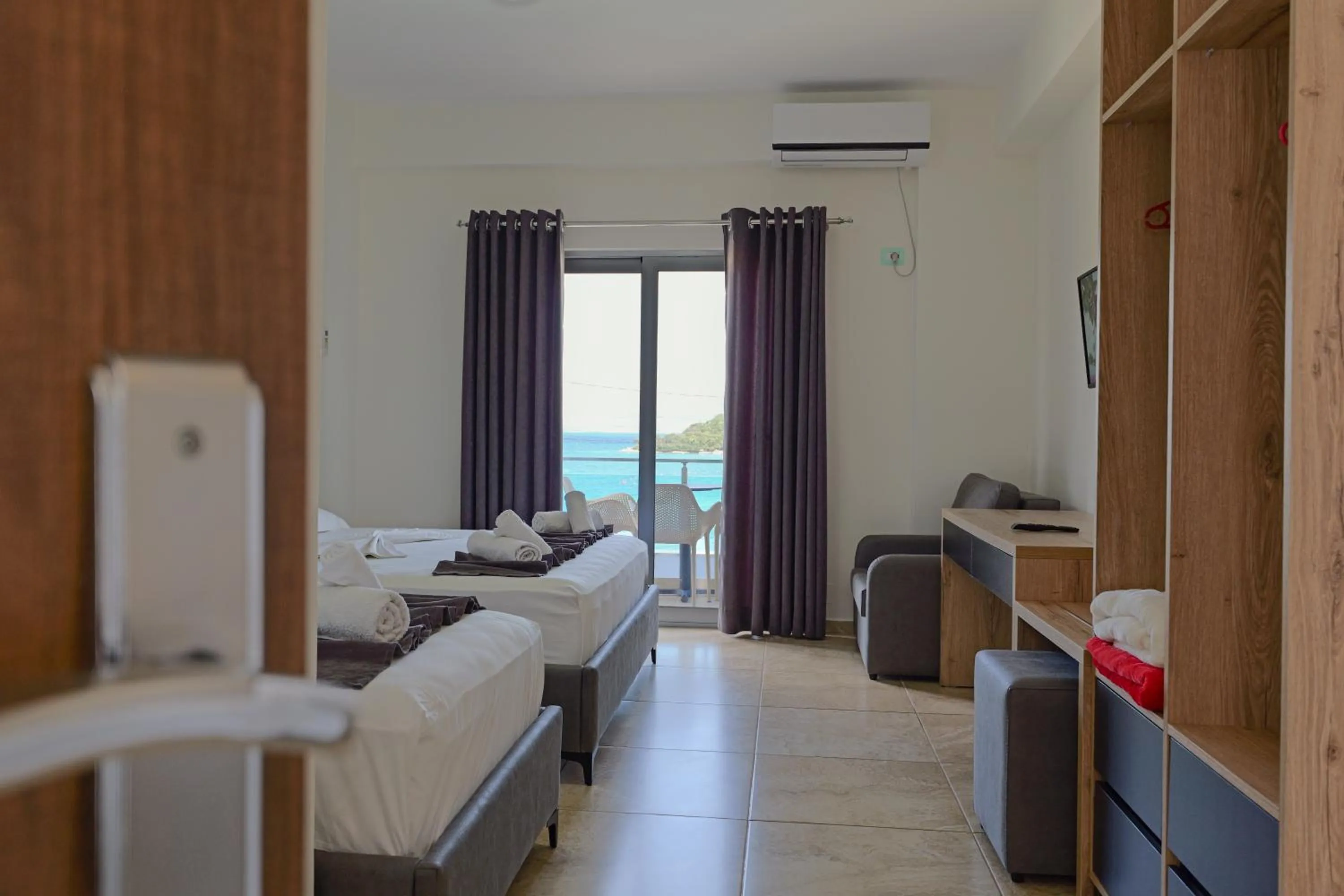 Photo of the whole room, Bed in Hotel Esmerald Ksamil