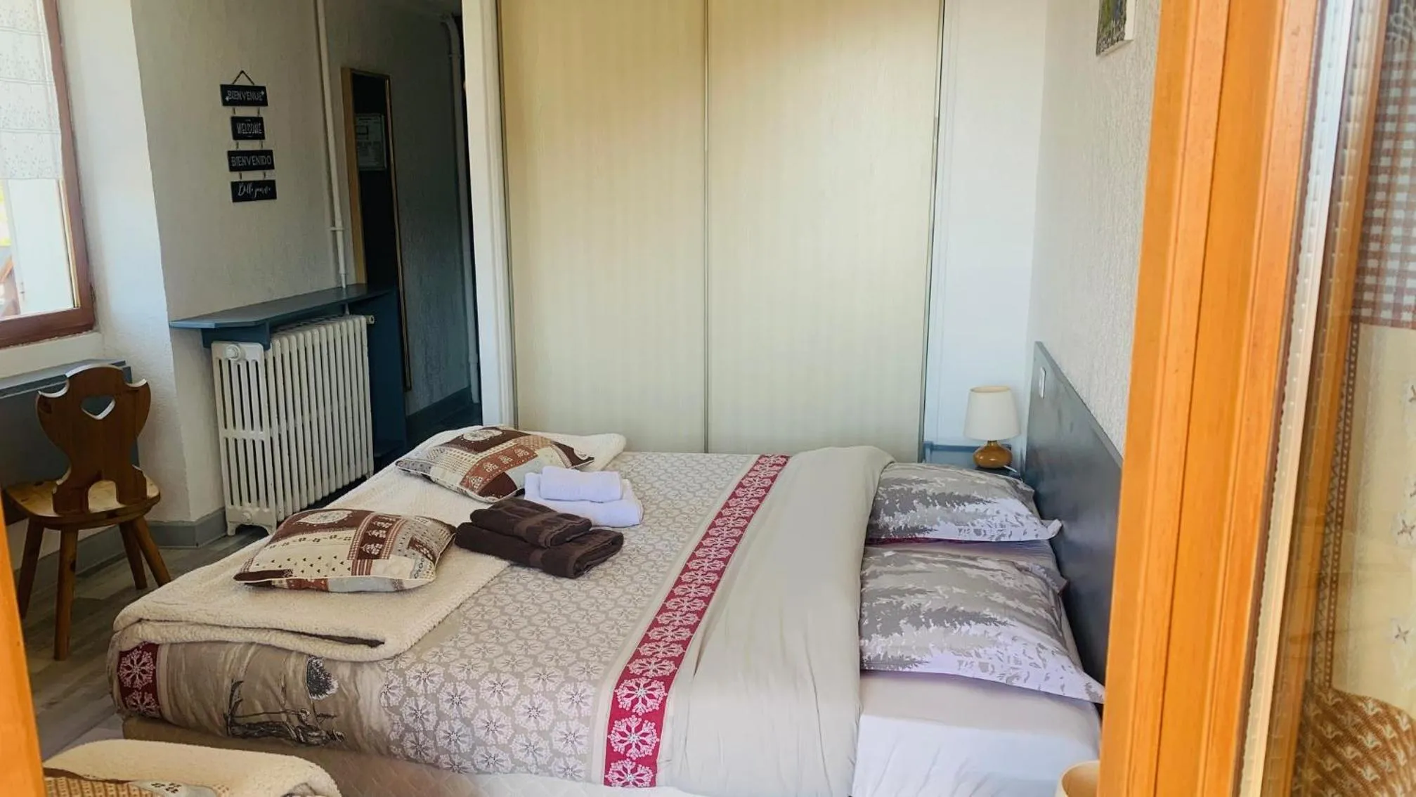 Bed in Hôtel Le Beauséjour