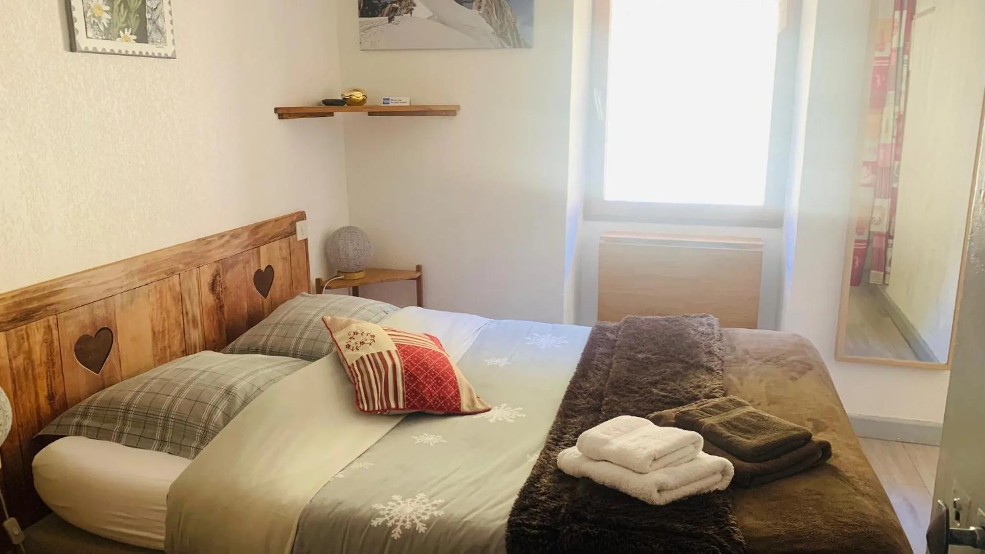 Bed in Hôtel Le Beauséjour
