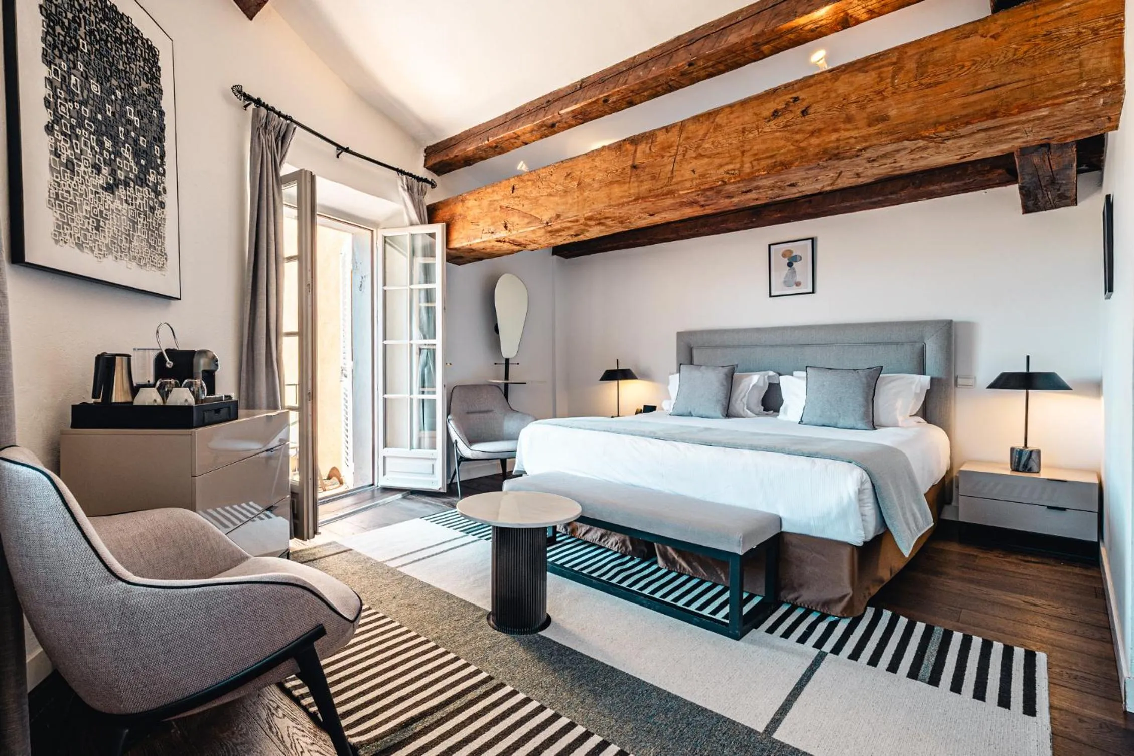 Bedroom in Hôtel La Mandarine