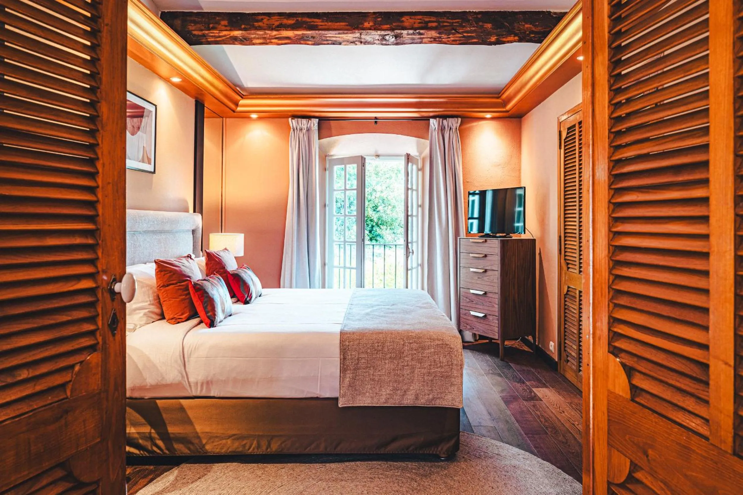Bed in Hôtel La Mandarine