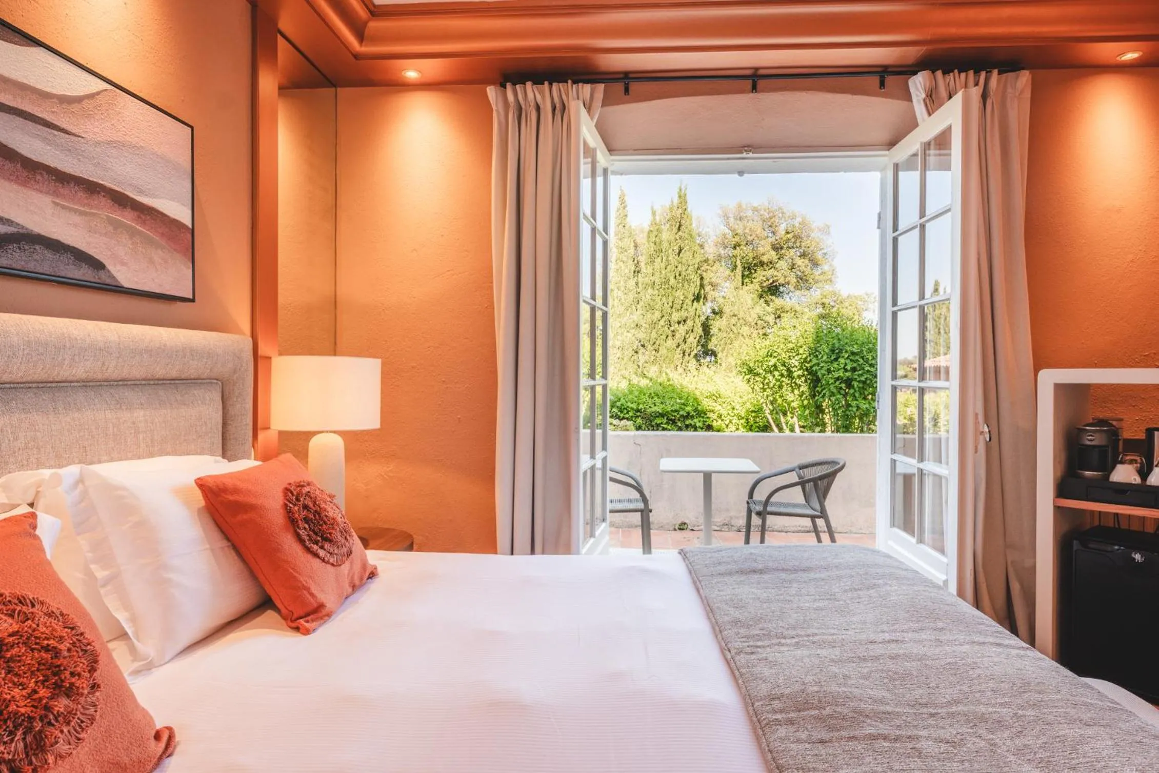 Bedroom, Bed in Hôtel La Mandarine