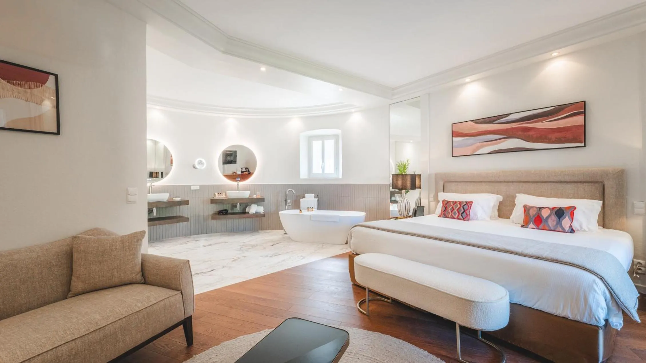 Bedroom, Bed in Hôtel La Mandarine