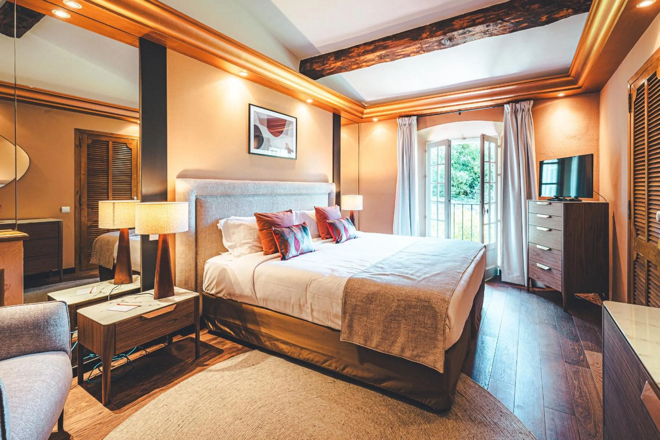 Bed in Hôtel La Mandarine