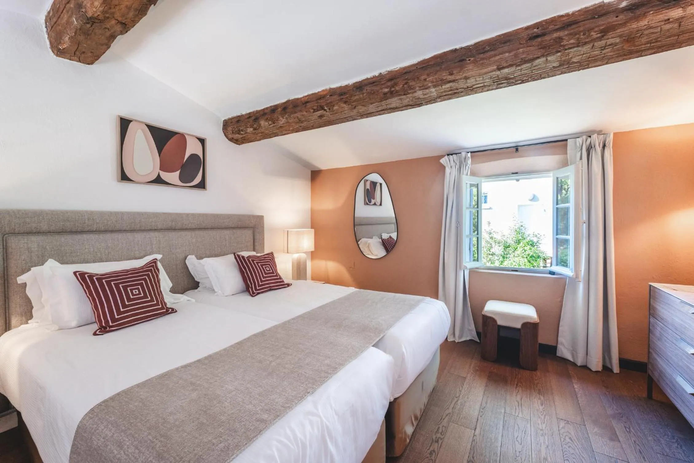 Bedroom in Hôtel La Mandarine