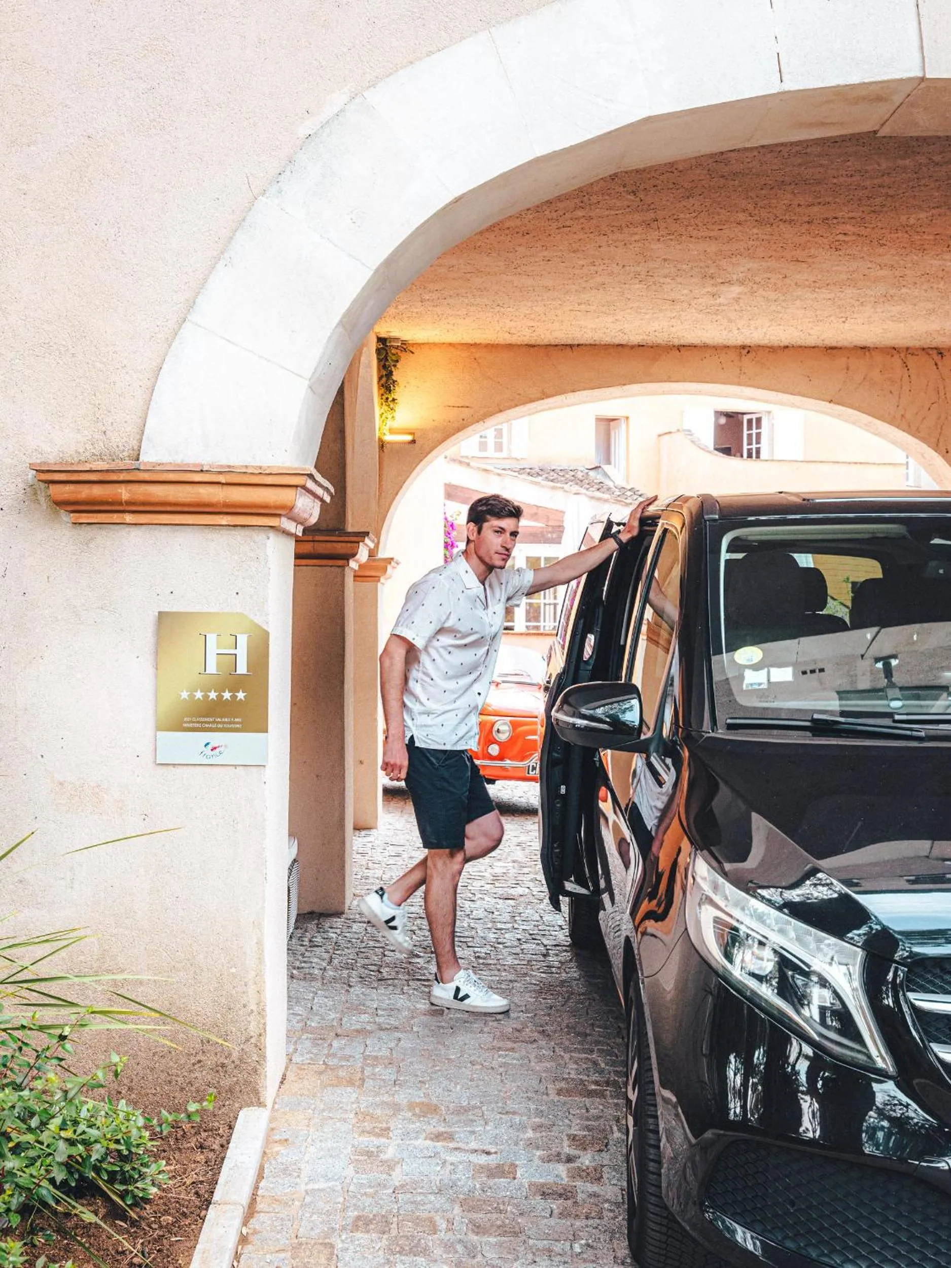 Parking in Hôtel La Mandarine