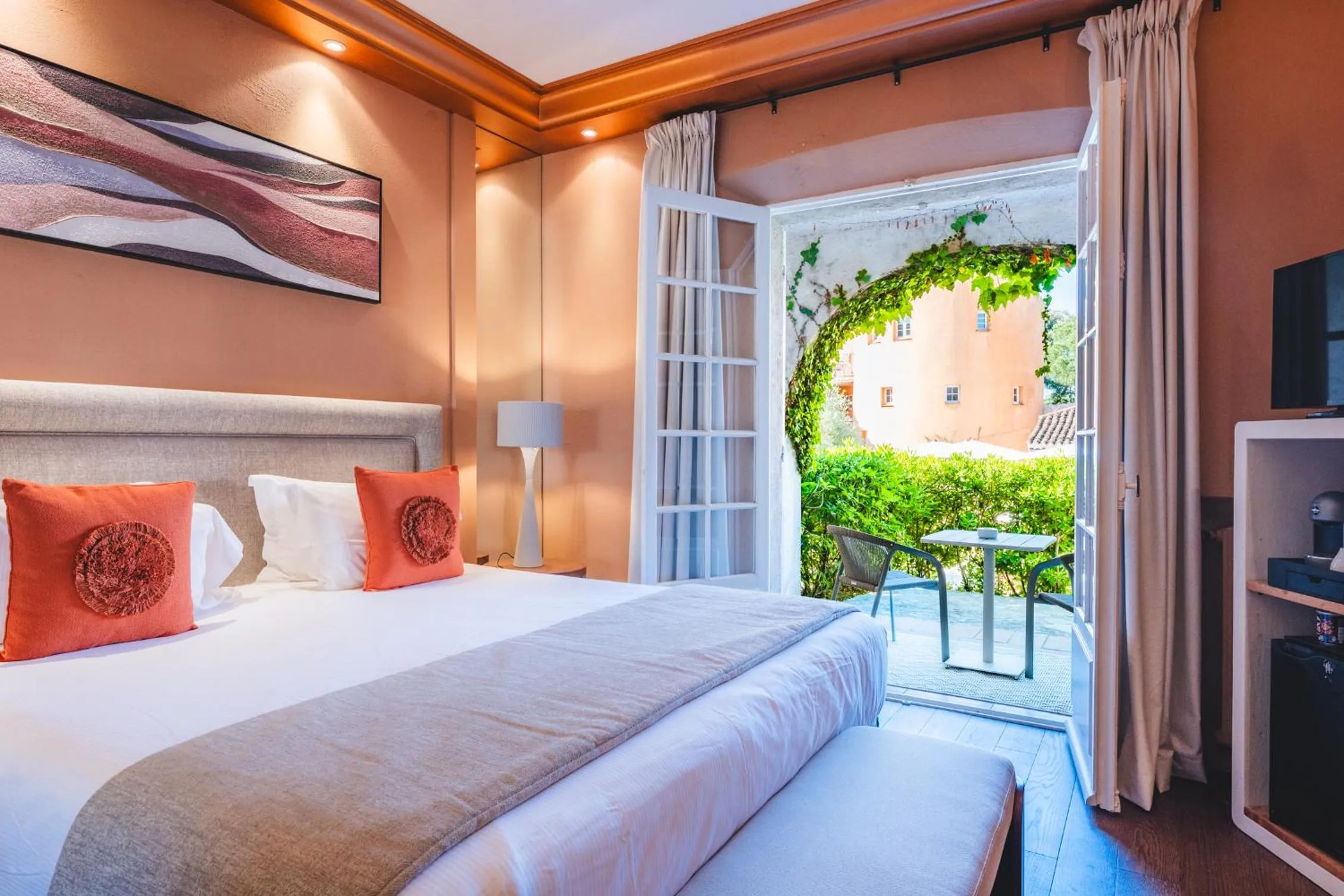 Bedroom in Hôtel La Mandarine