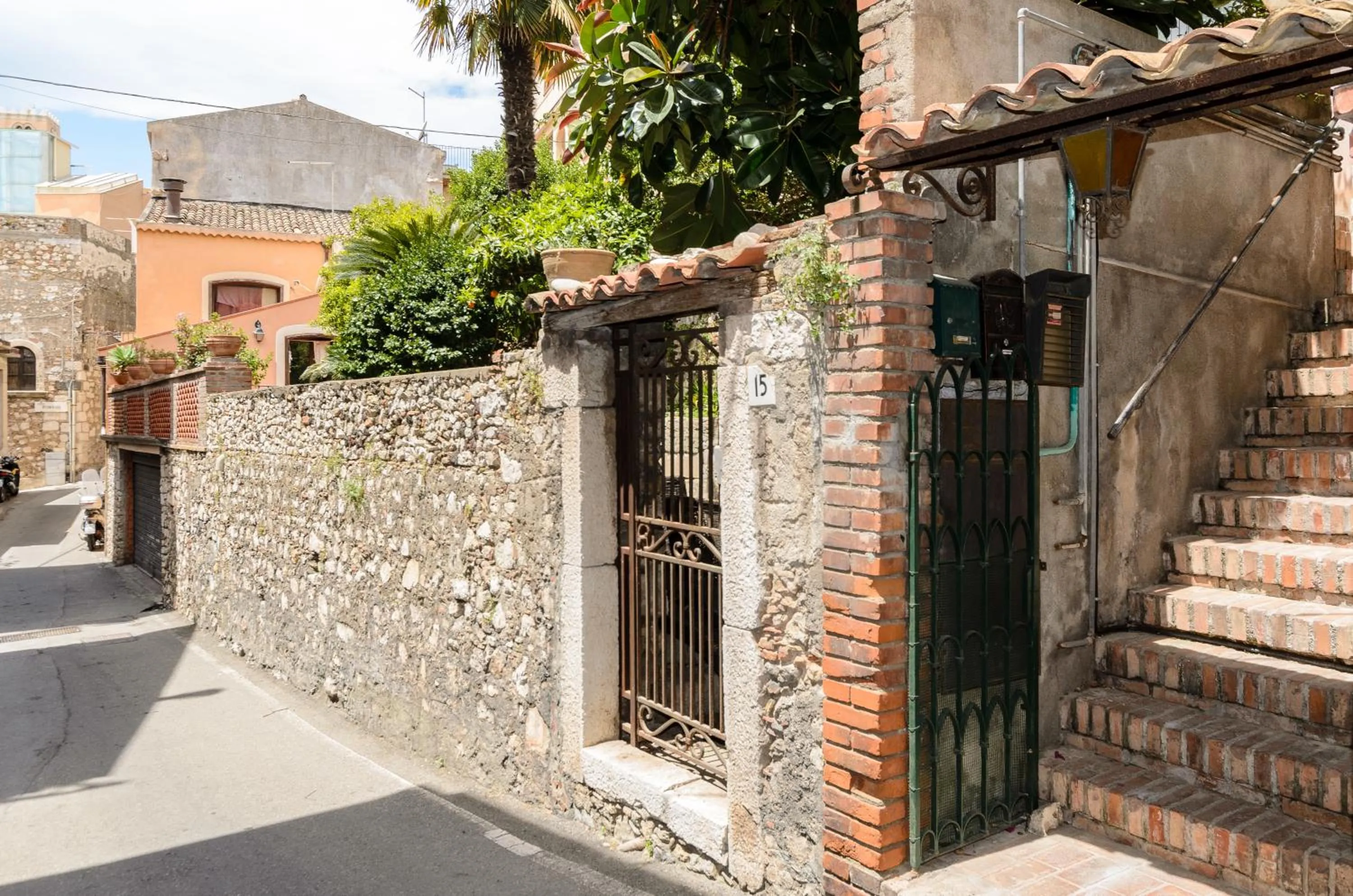 Facade/entrance in Sunset Holiday Home Taormina