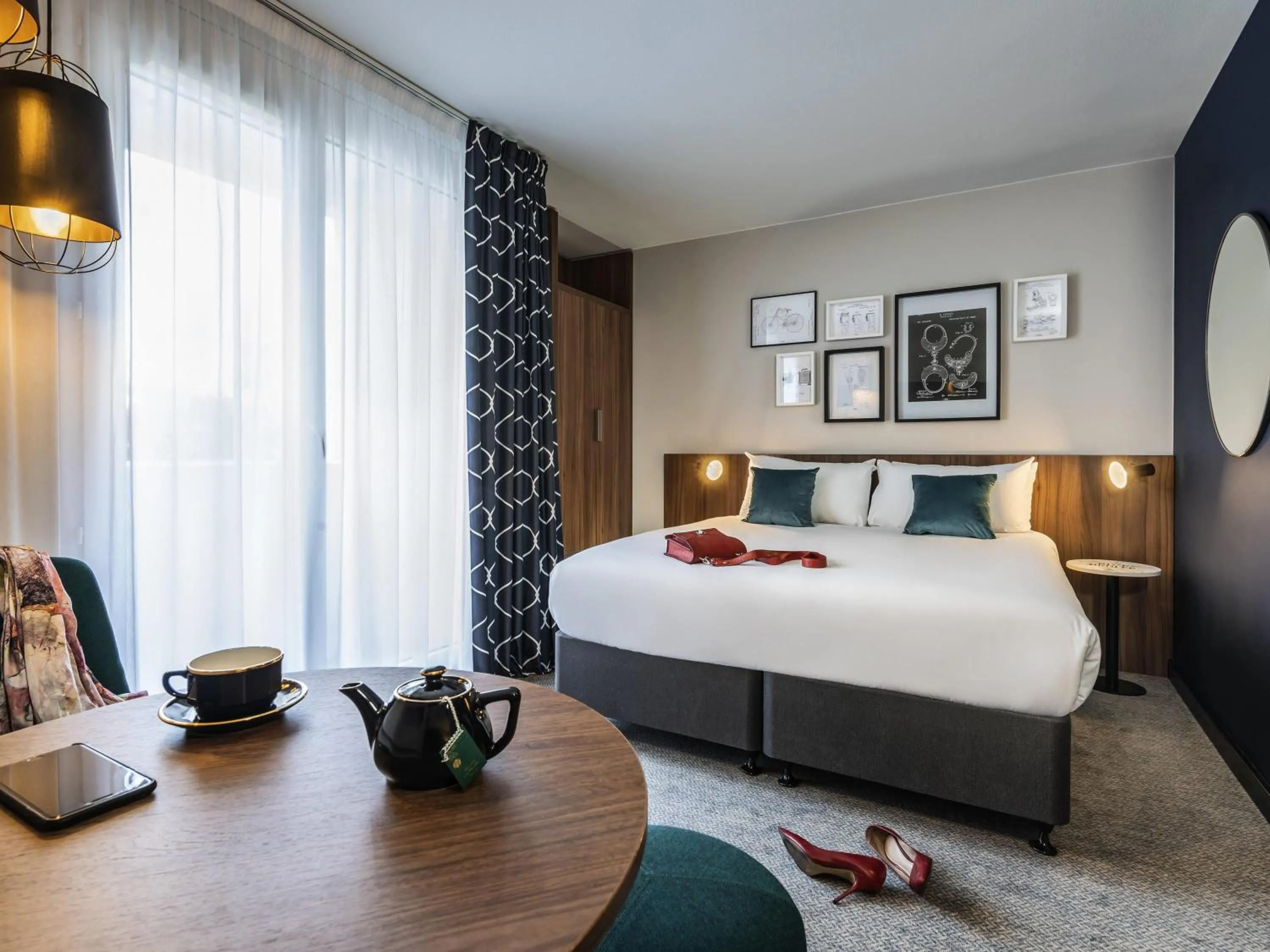 Bedroom, Bed in Mercure Paris Montparnasse Pasteur