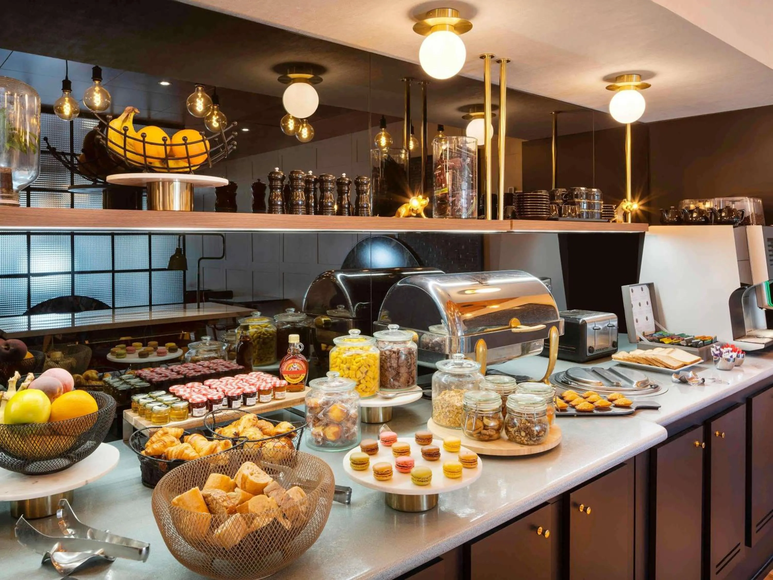 Breakfast in Mercure Paris Montparnasse Pasteur