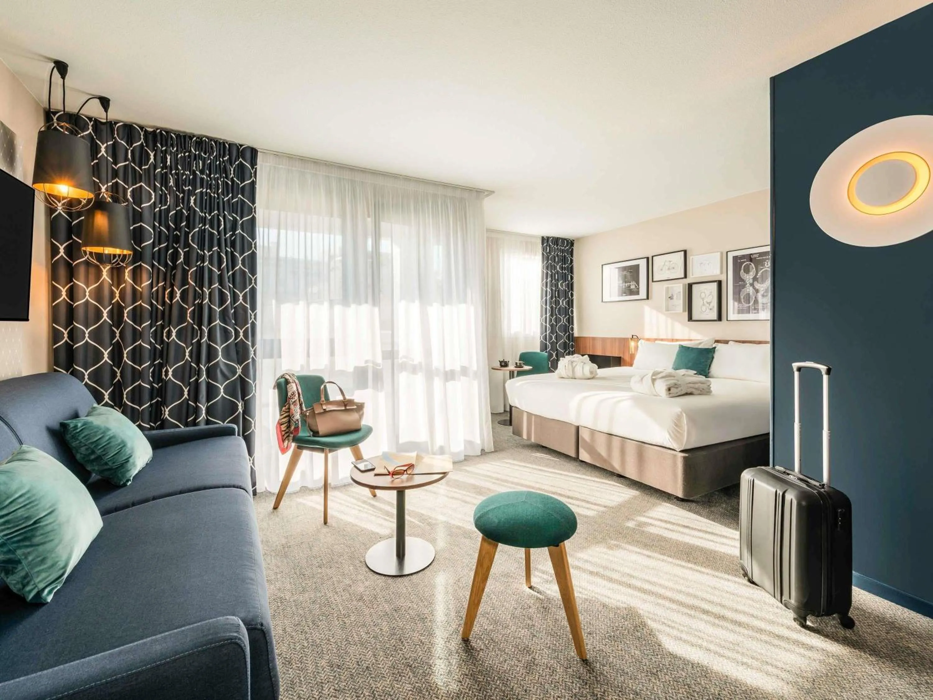 Bedroom, Bed in Mercure Paris Montparnasse Pasteur