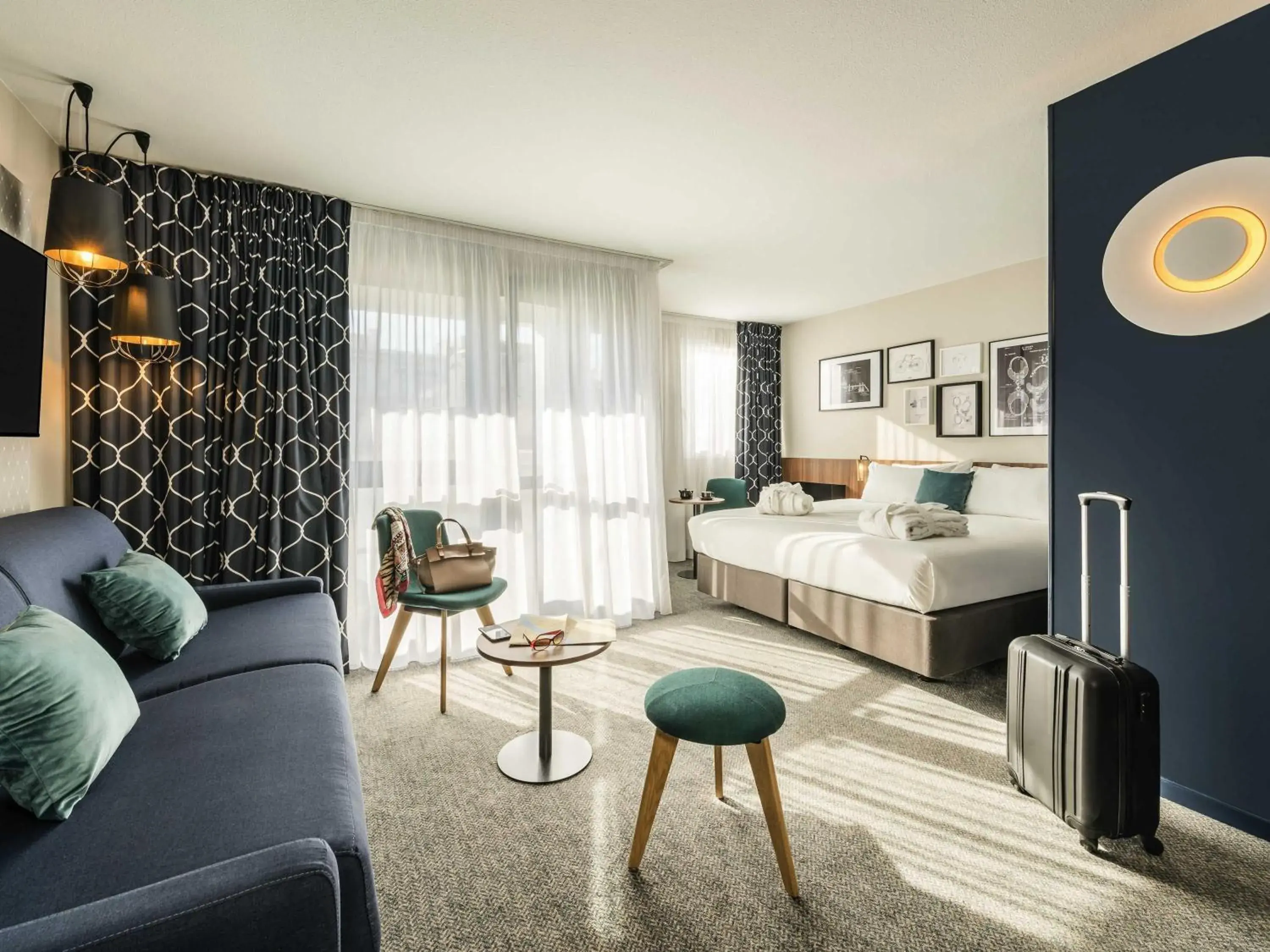 Bedroom, Bed in Mercure Paris Montparnasse Pasteur Bedroom, Bed in Mercure Paris Montparnasse Pasteur