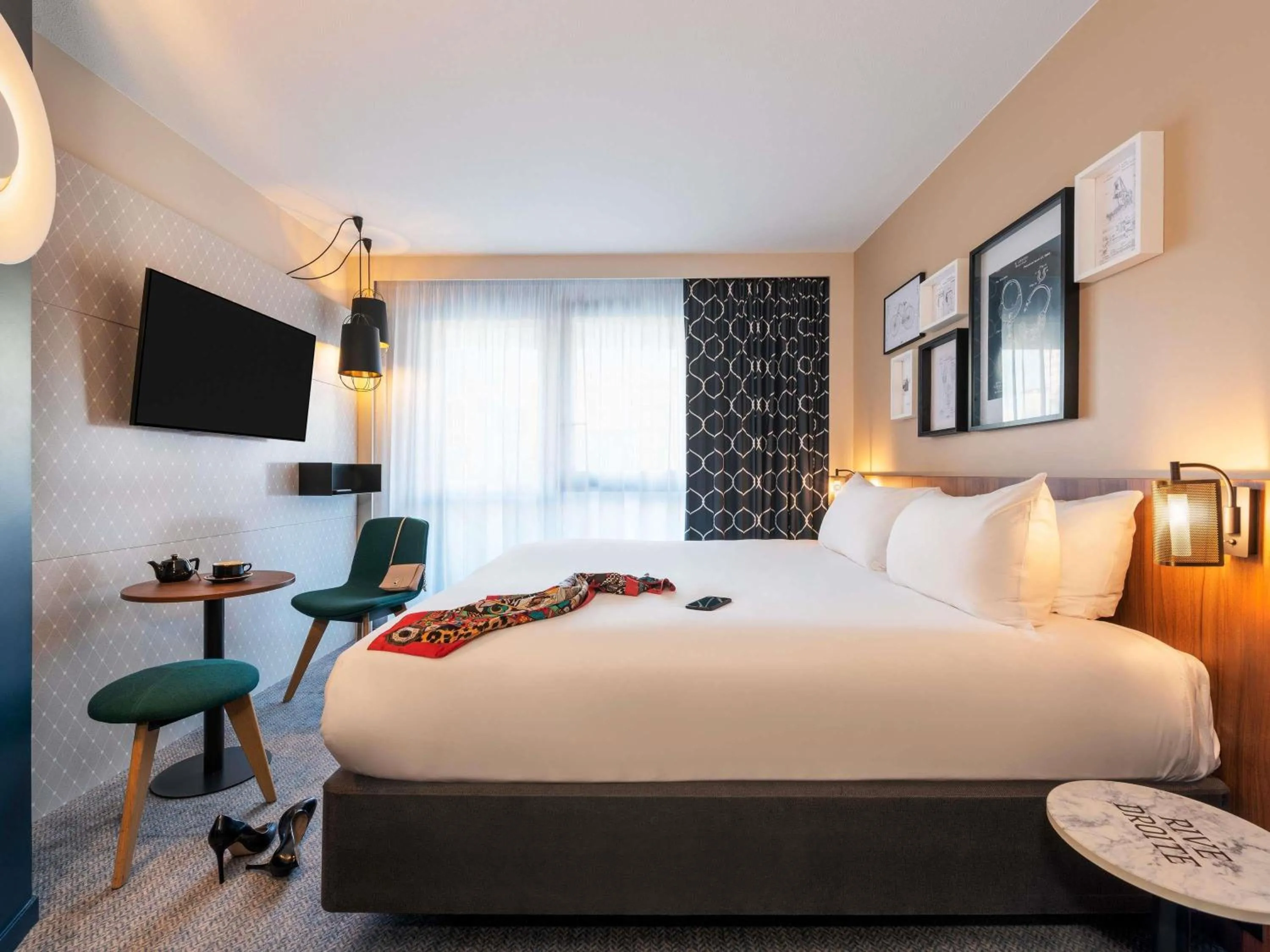 Bedroom, Bed in Mercure Paris Montparnasse Pasteur