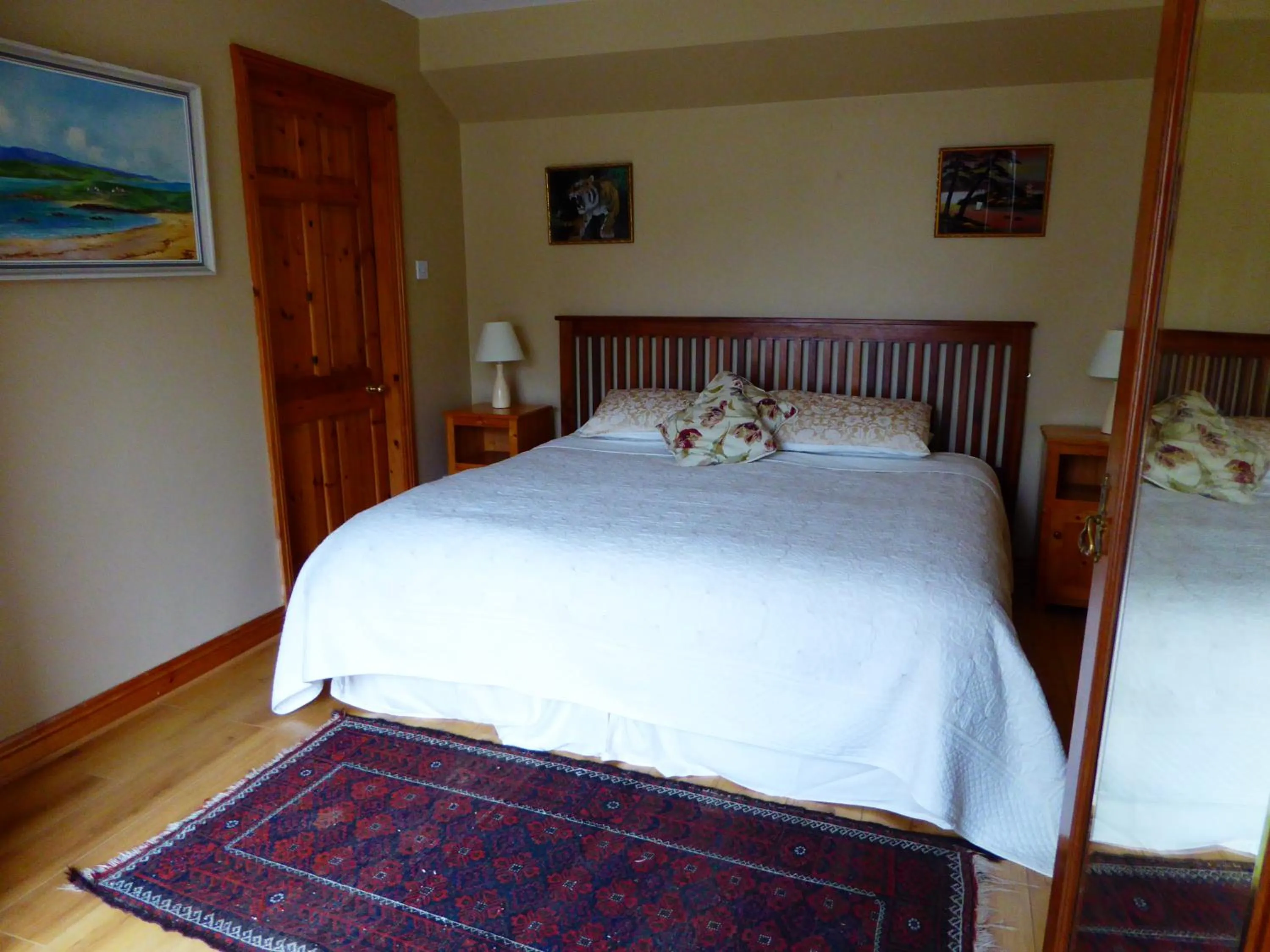 Bedroom, Bed in Camillaun Lodge with Lough Corrib Boat Hire
