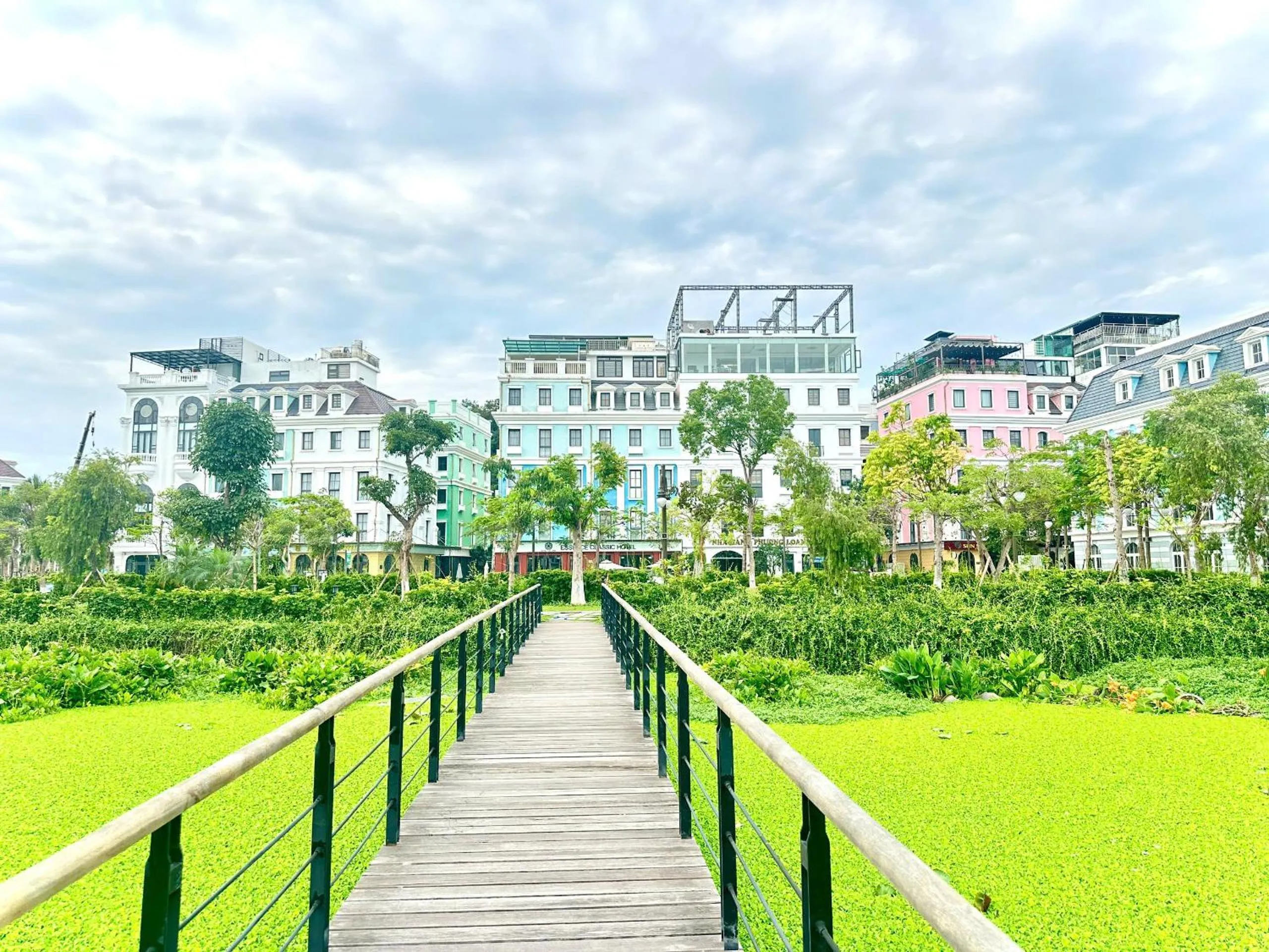 Neighbourhood in May House Hotel