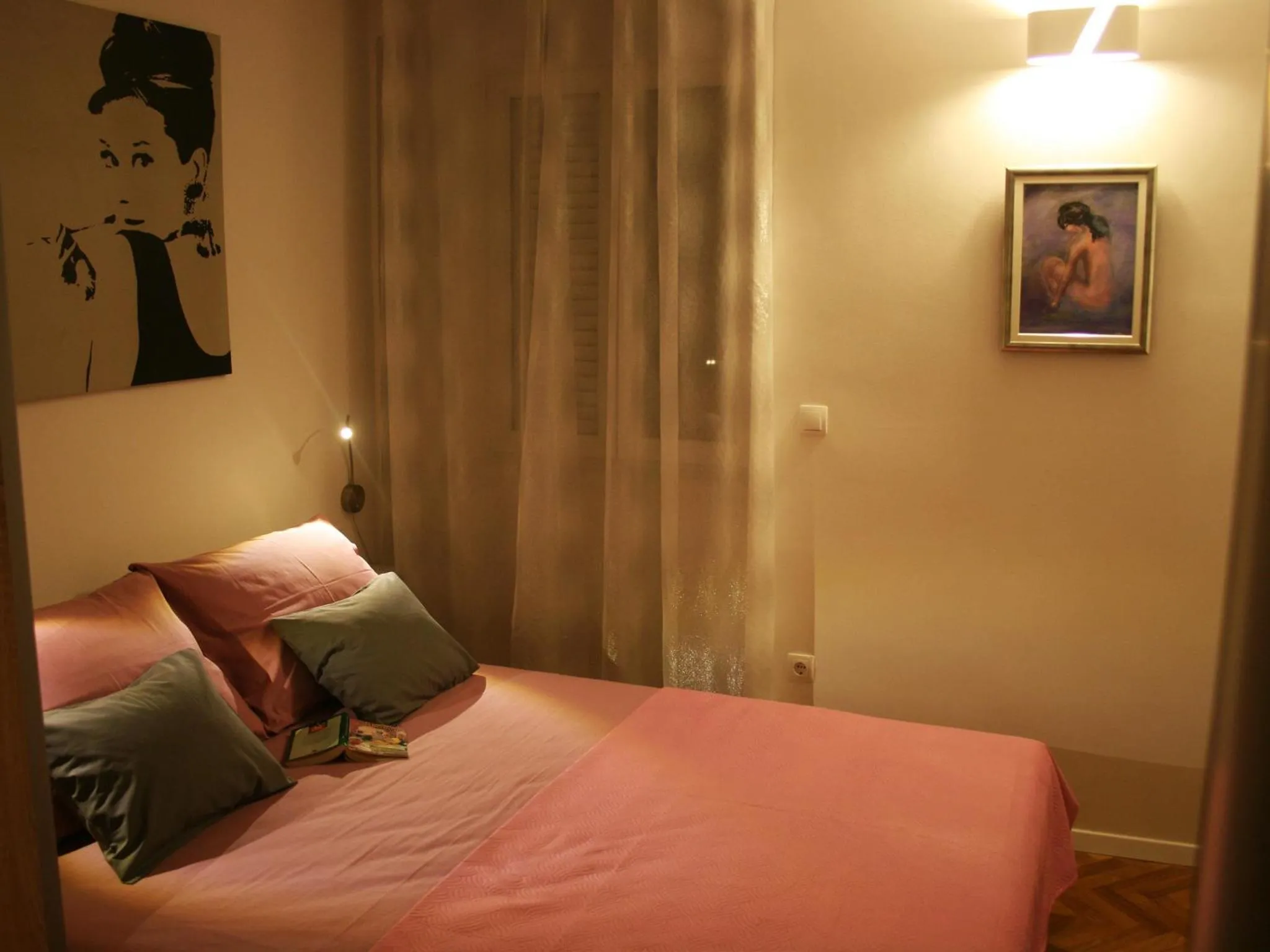 Bedroom, Bed in Old City Center Suite