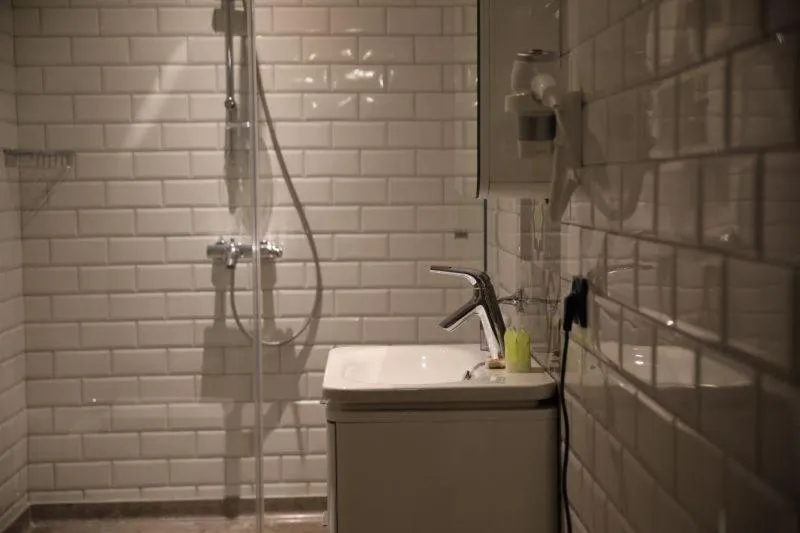 Shower in Roomers Nisantasi