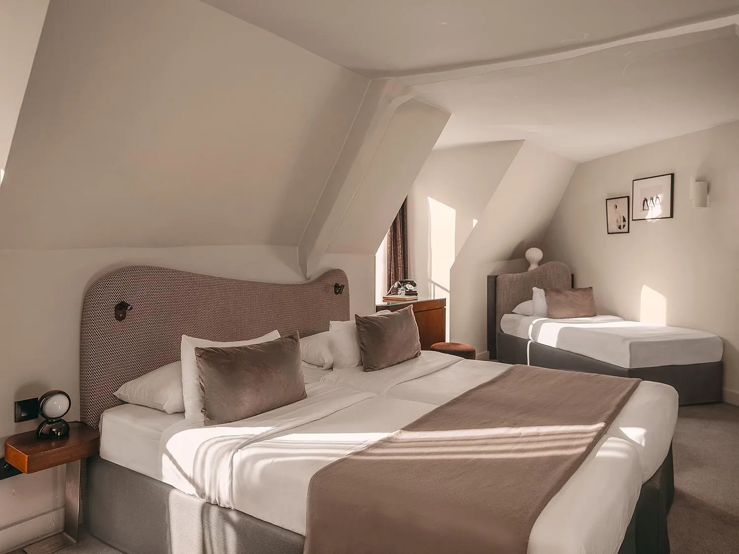 Photo of the whole room, Bed in Hôtel Belloy