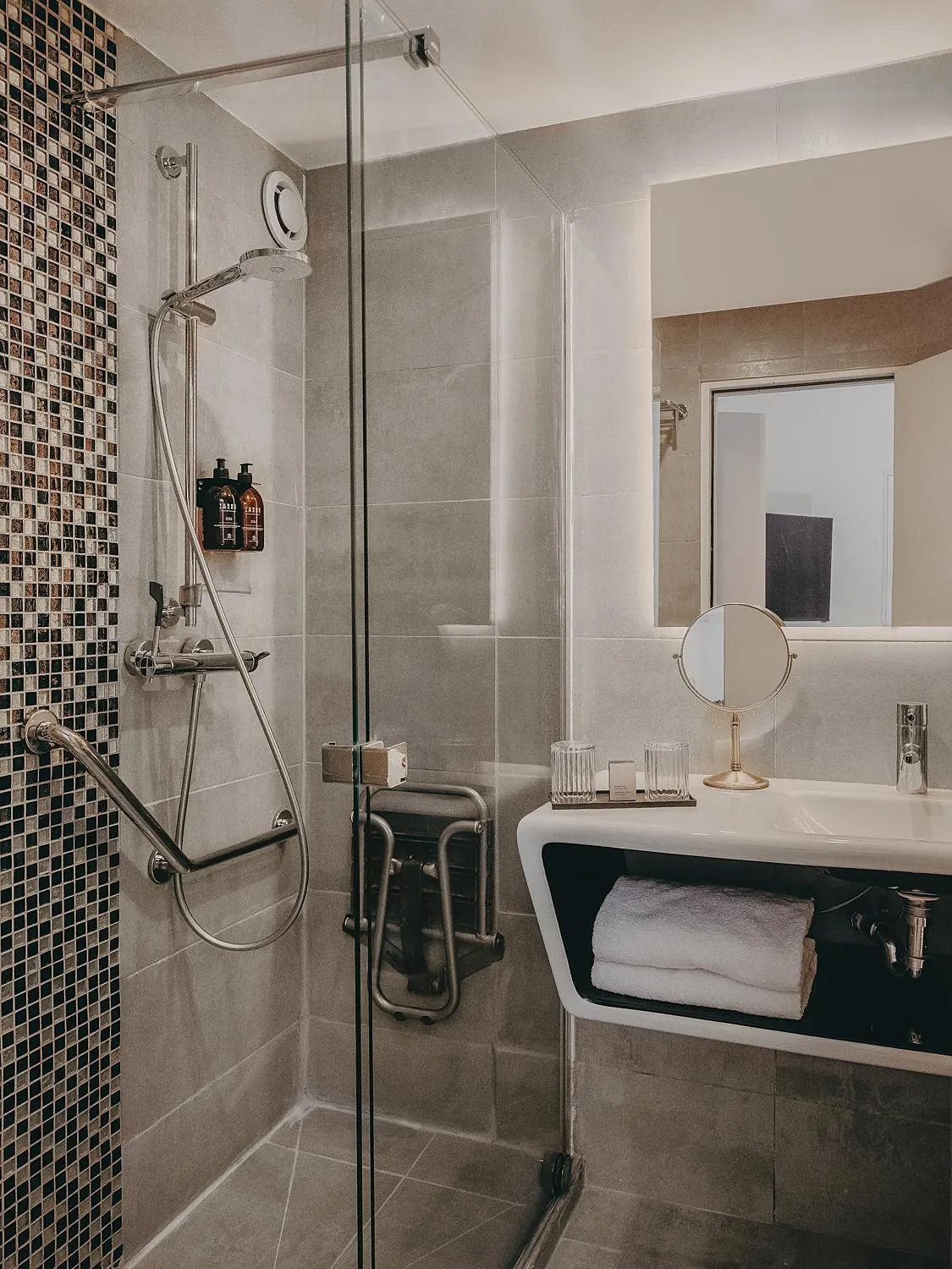 Bathroom in Hôtel Belloy