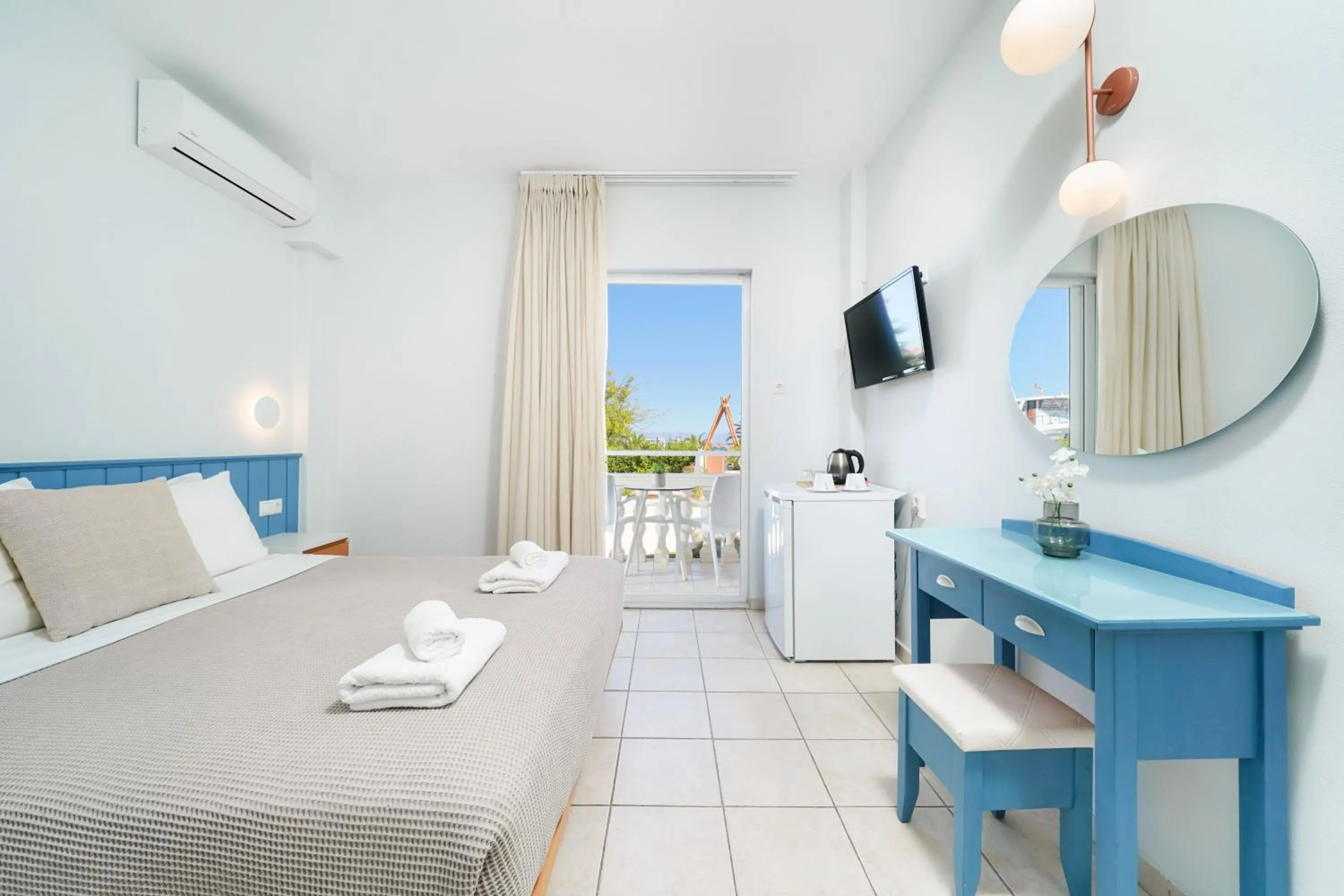 Bedroom, Bed in Elektra Comfort Hotel by Del Mare