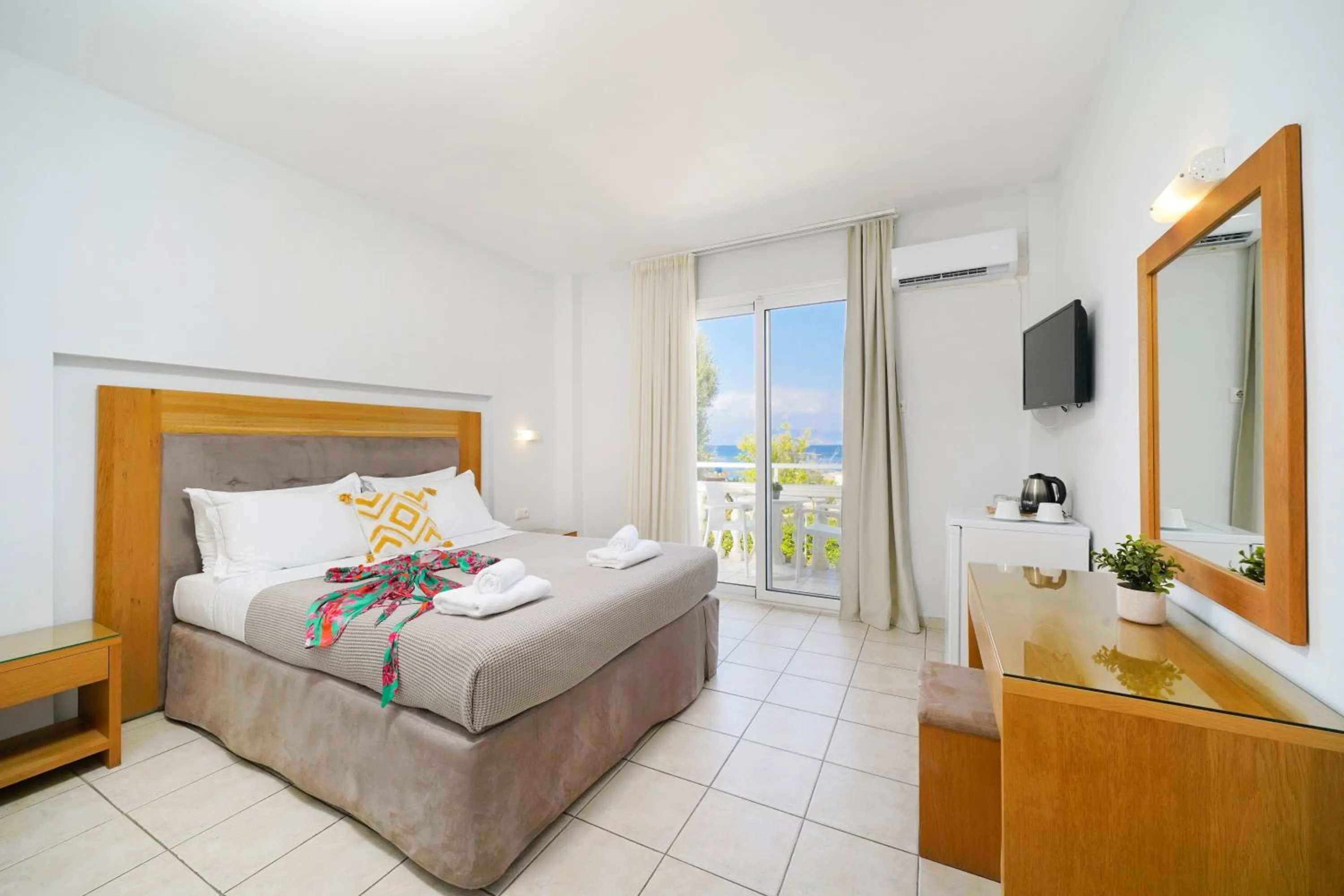 Bed in Elektra Comfort Hotel by Del Mare