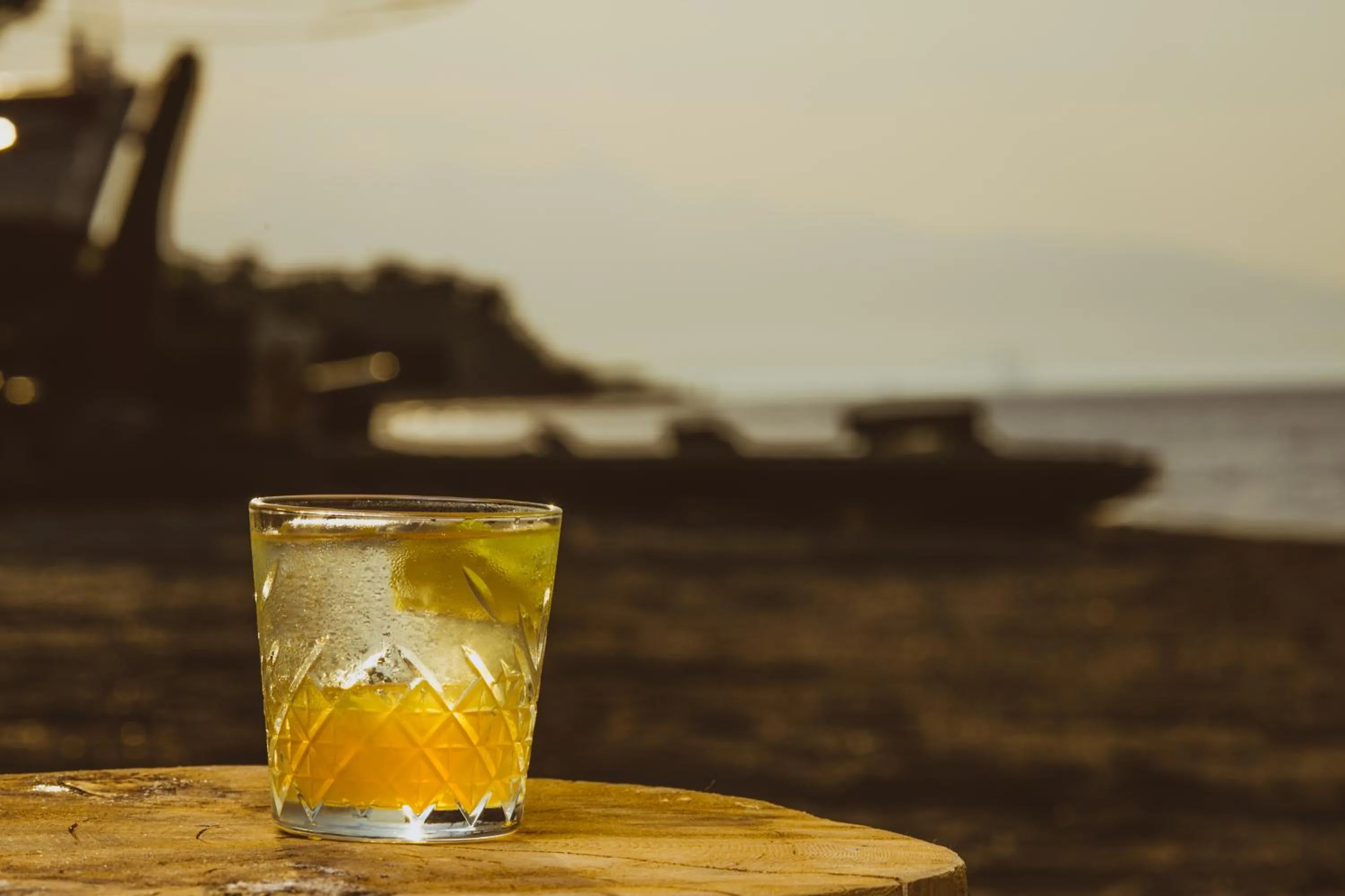 Drinks in Elektra Comfort Hotel by Del Mare