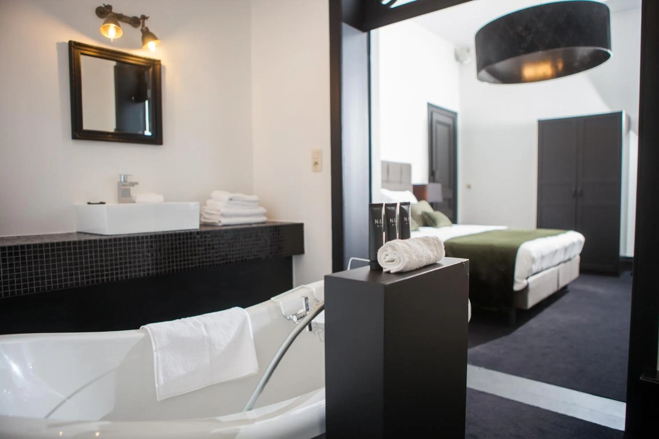 Photo of the whole room, Bed in B in Antwerp