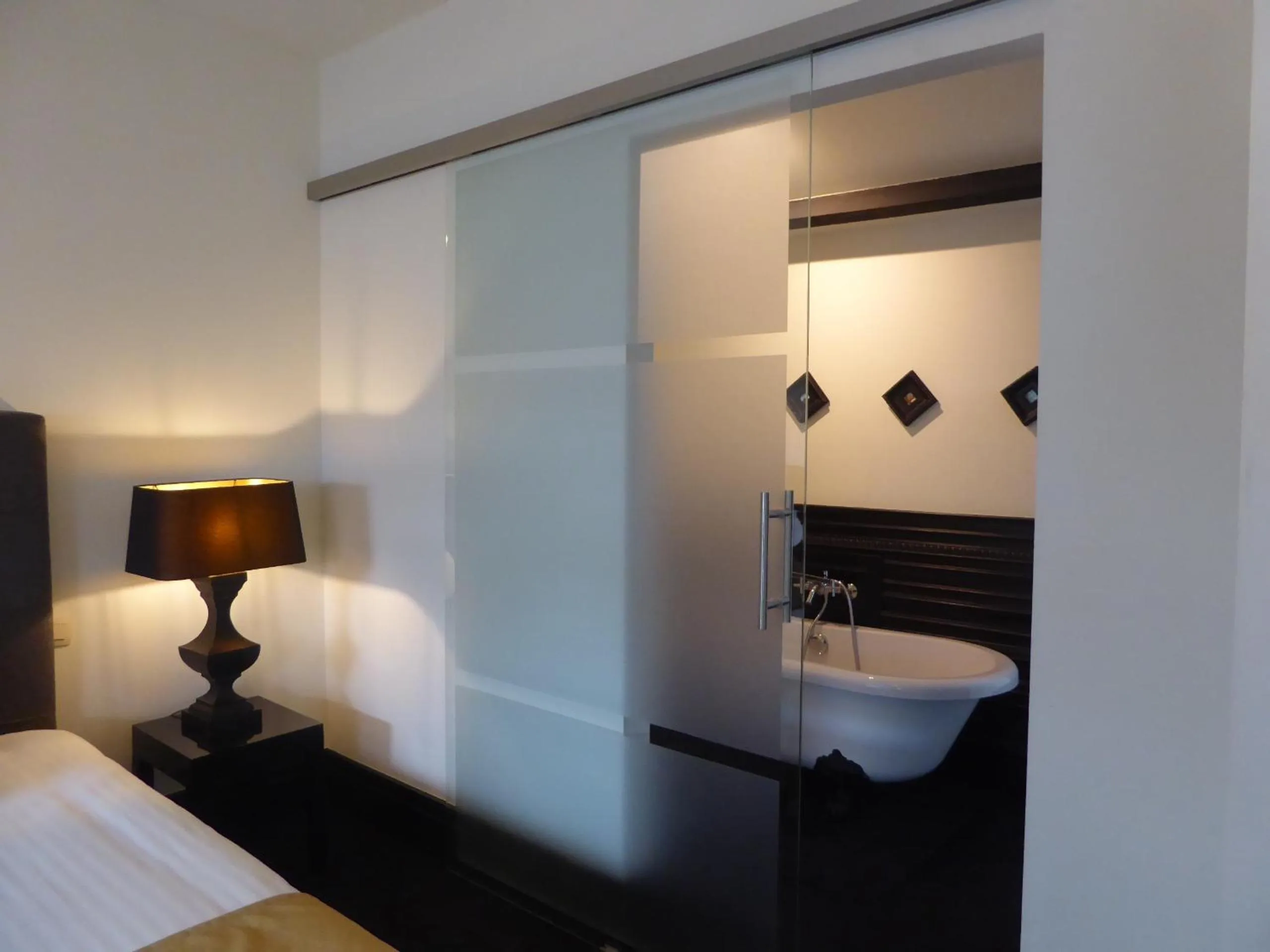 Bathroom, Bed in B in Antwerp