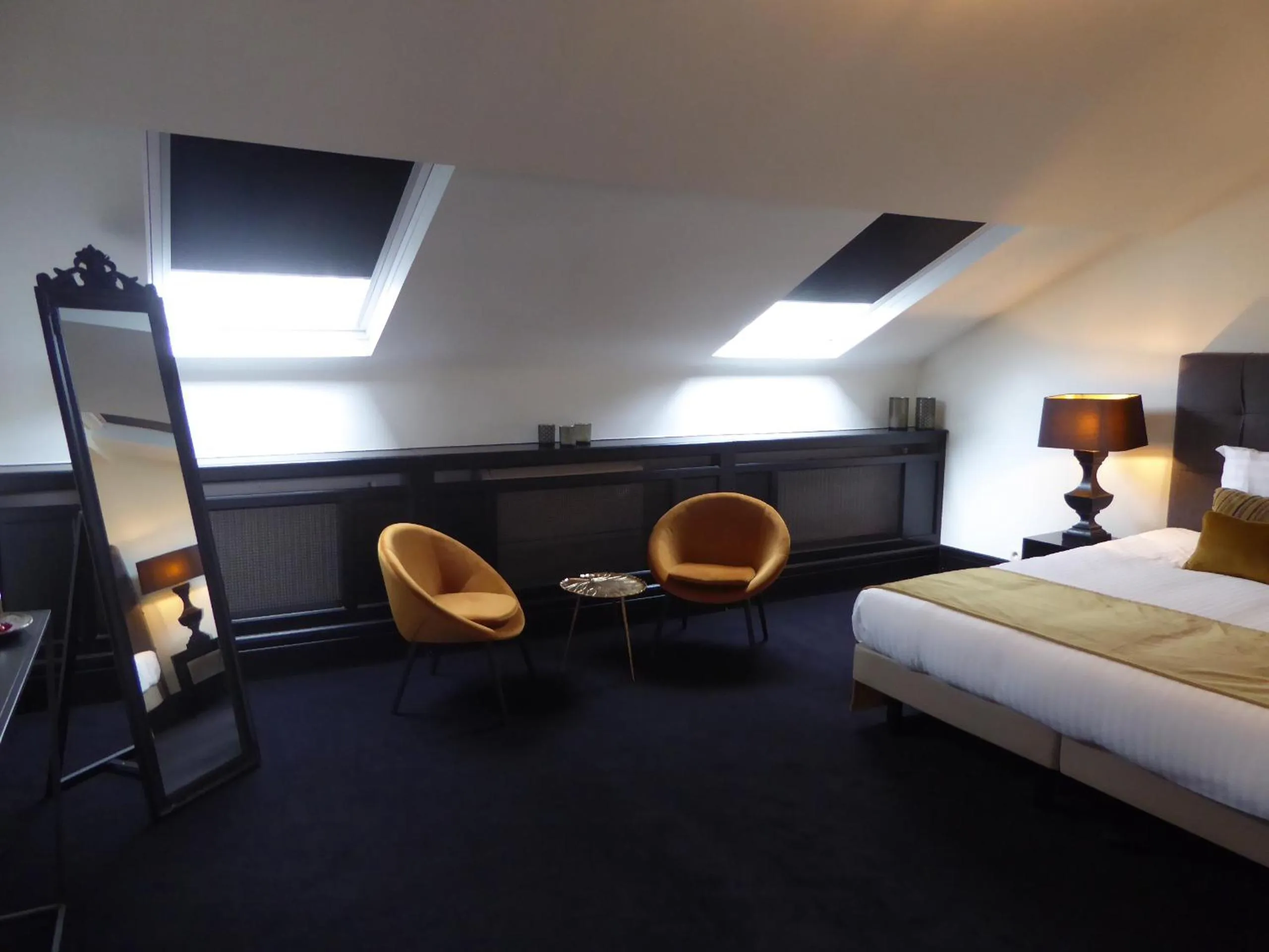 Photo of the whole room, Bed in B in Antwerp