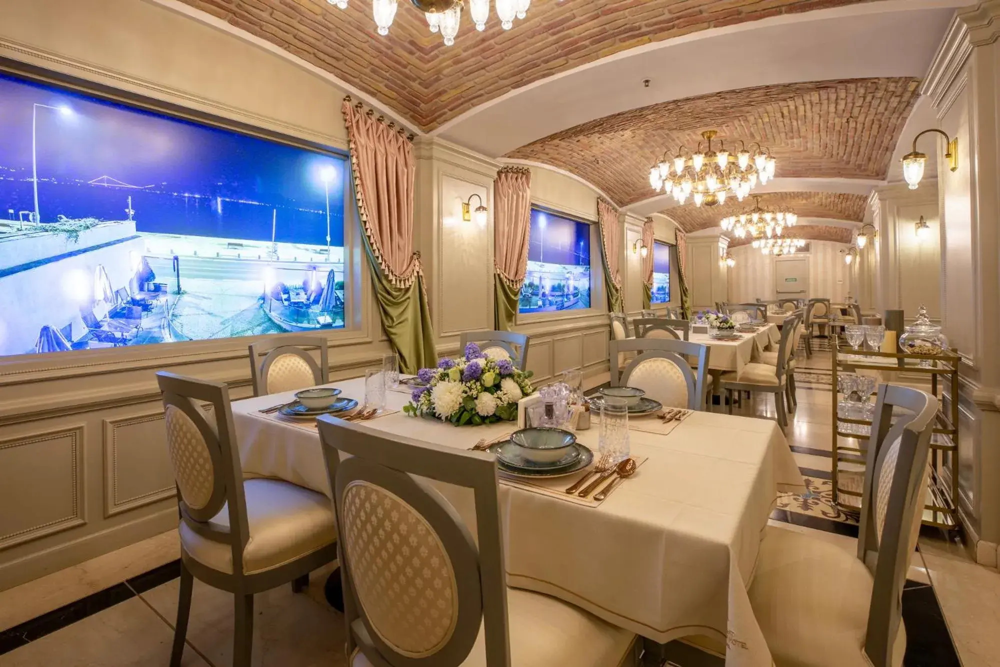 Restaurant/places to eat in MFB Tarabya Hotel Restaurant/places to eat in MFB Tarabya Hotel