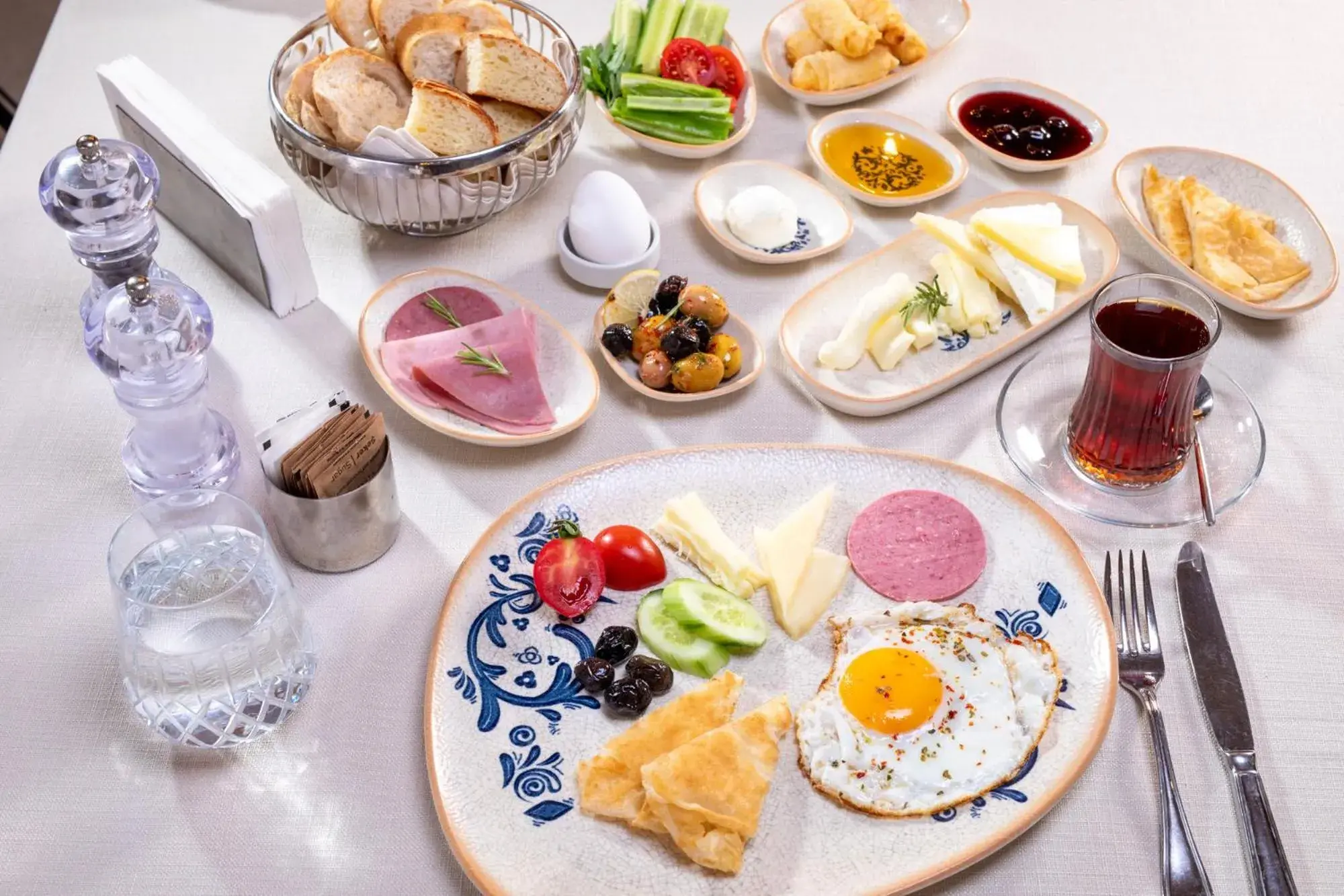 Food and drinks in MFB Tarabya Hotel Food and drinks in MFB Tarabya Hotel