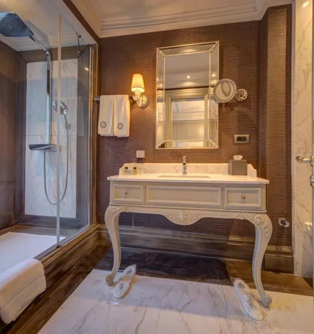 Shower, Bed in MFB Tarabya Hotel
