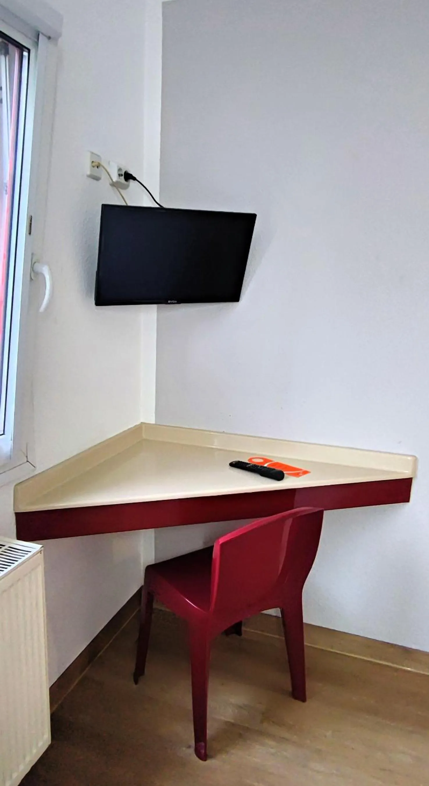 TV and multimedia in Motel 24h Hannover