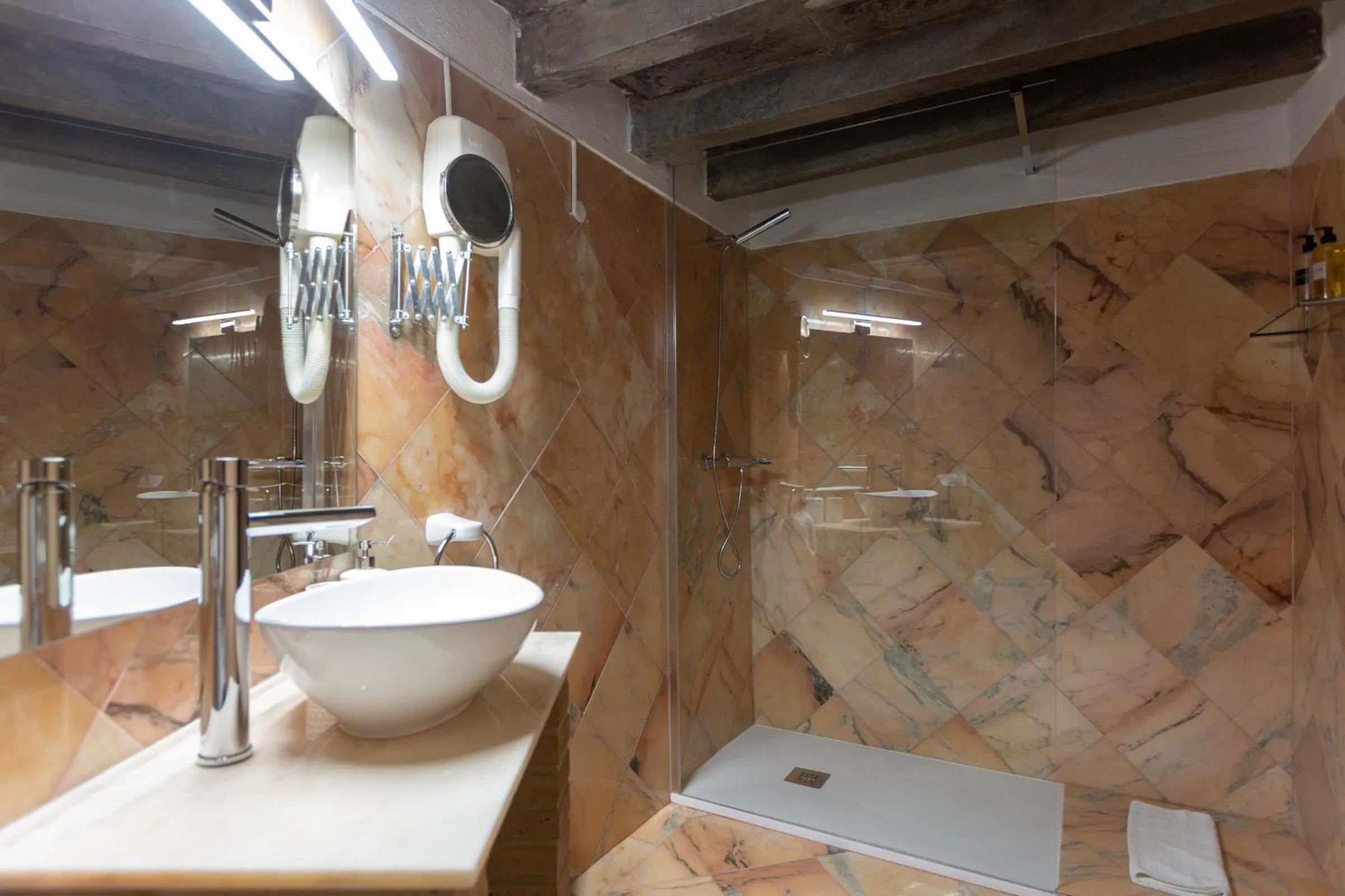 Bathroom in Estalagem de Monsaraz