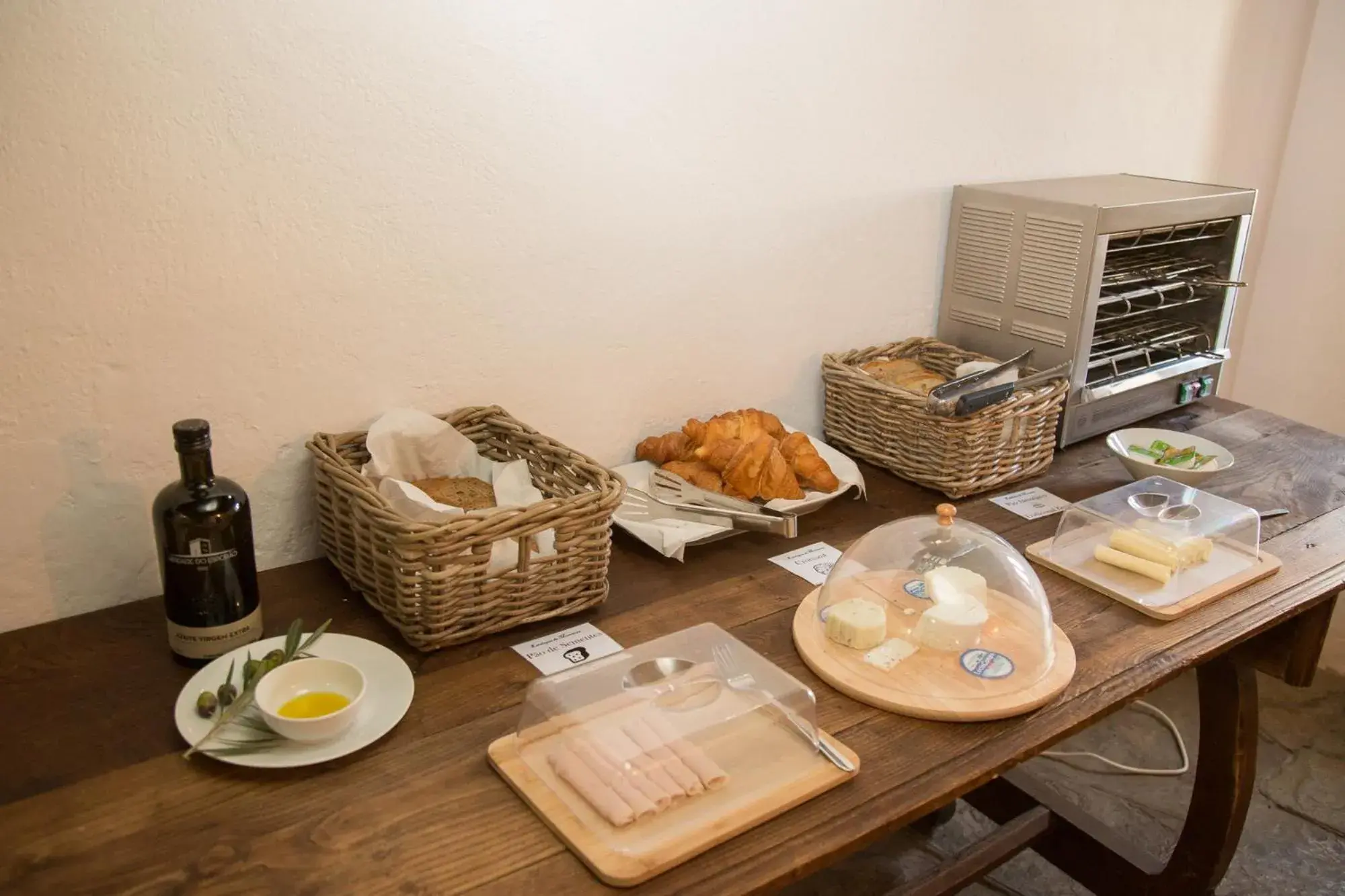 Food and drinks in Estalagem de Monsaraz Food and drinks in Estalagem de Monsaraz