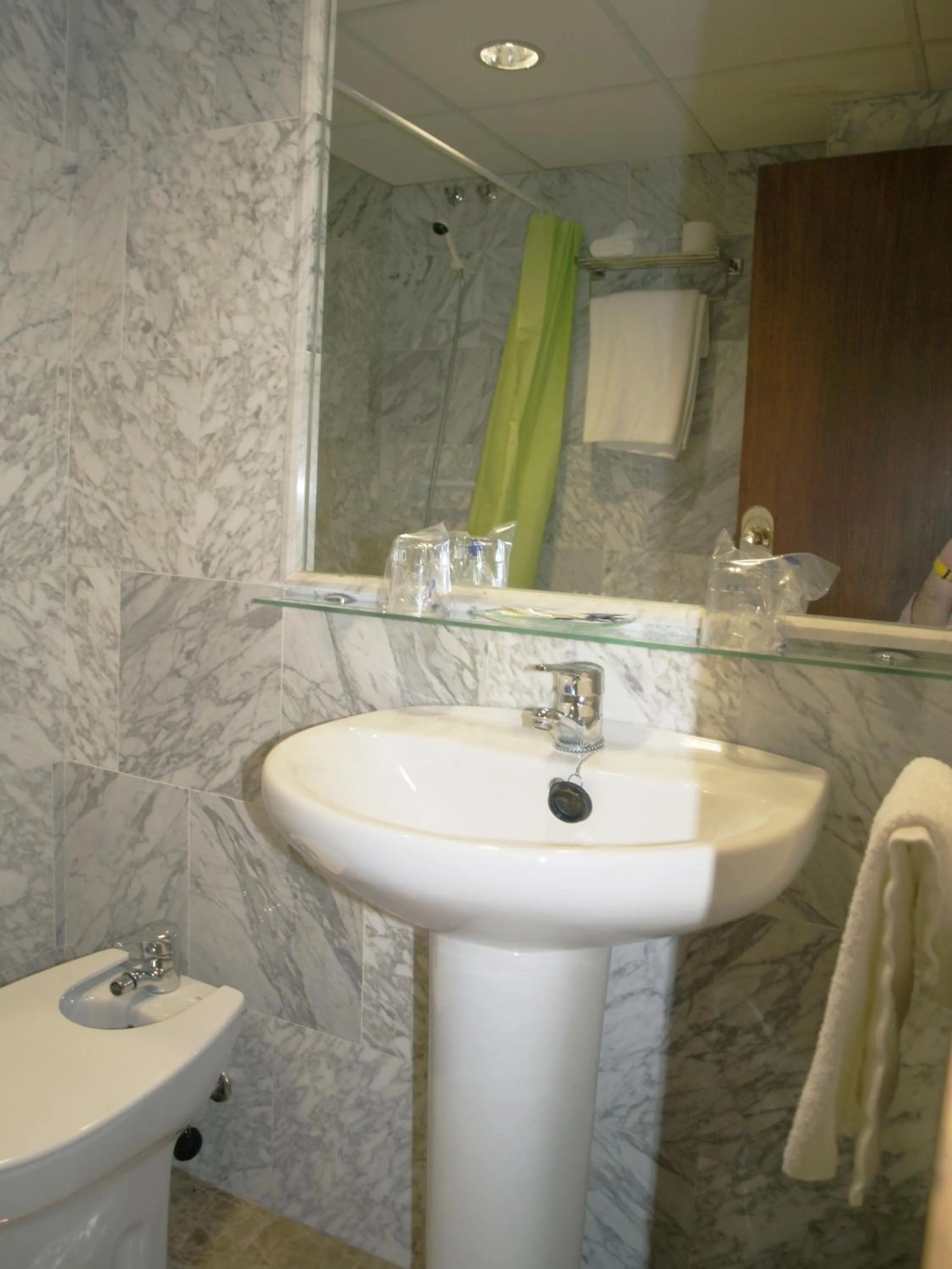 Bathroom in Hotel Al-Yussana