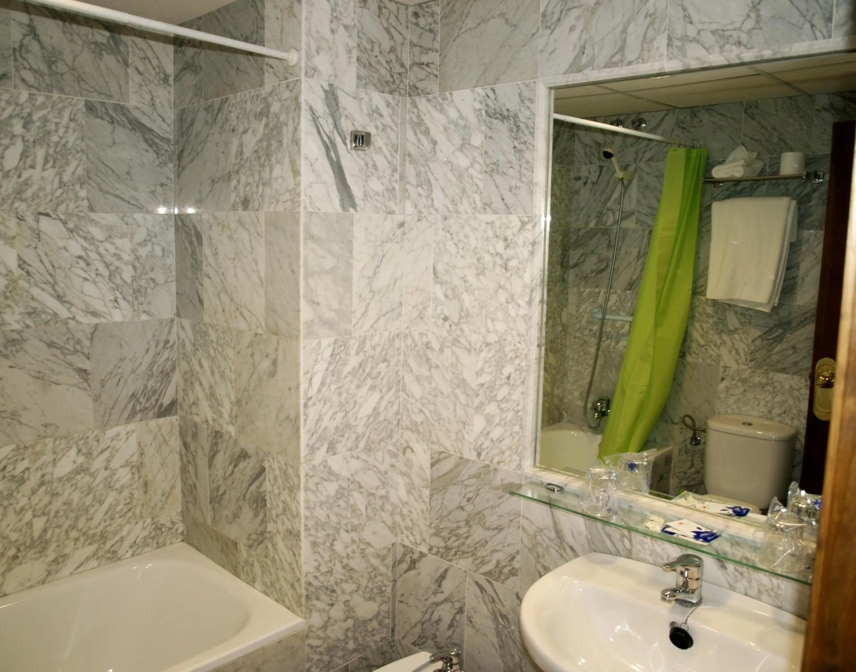 Bathroom in Hotel Al-Yussana