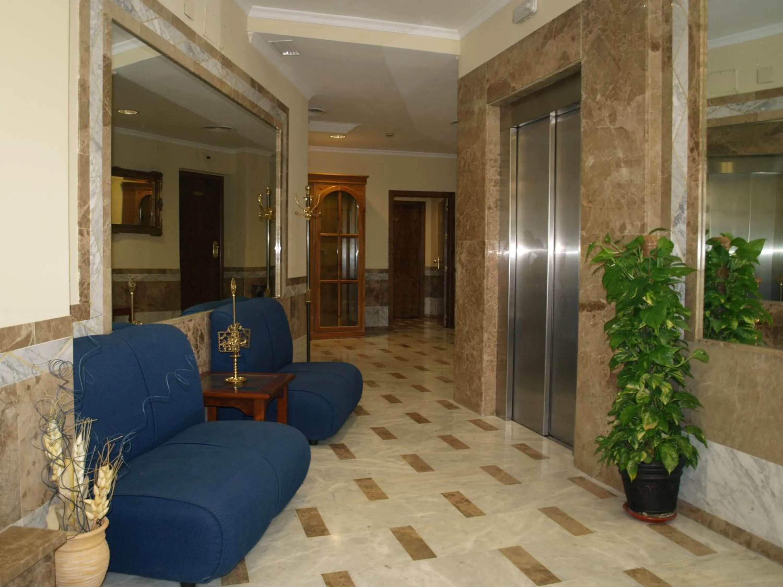 Lobby or reception in Hotel Al-Yussana