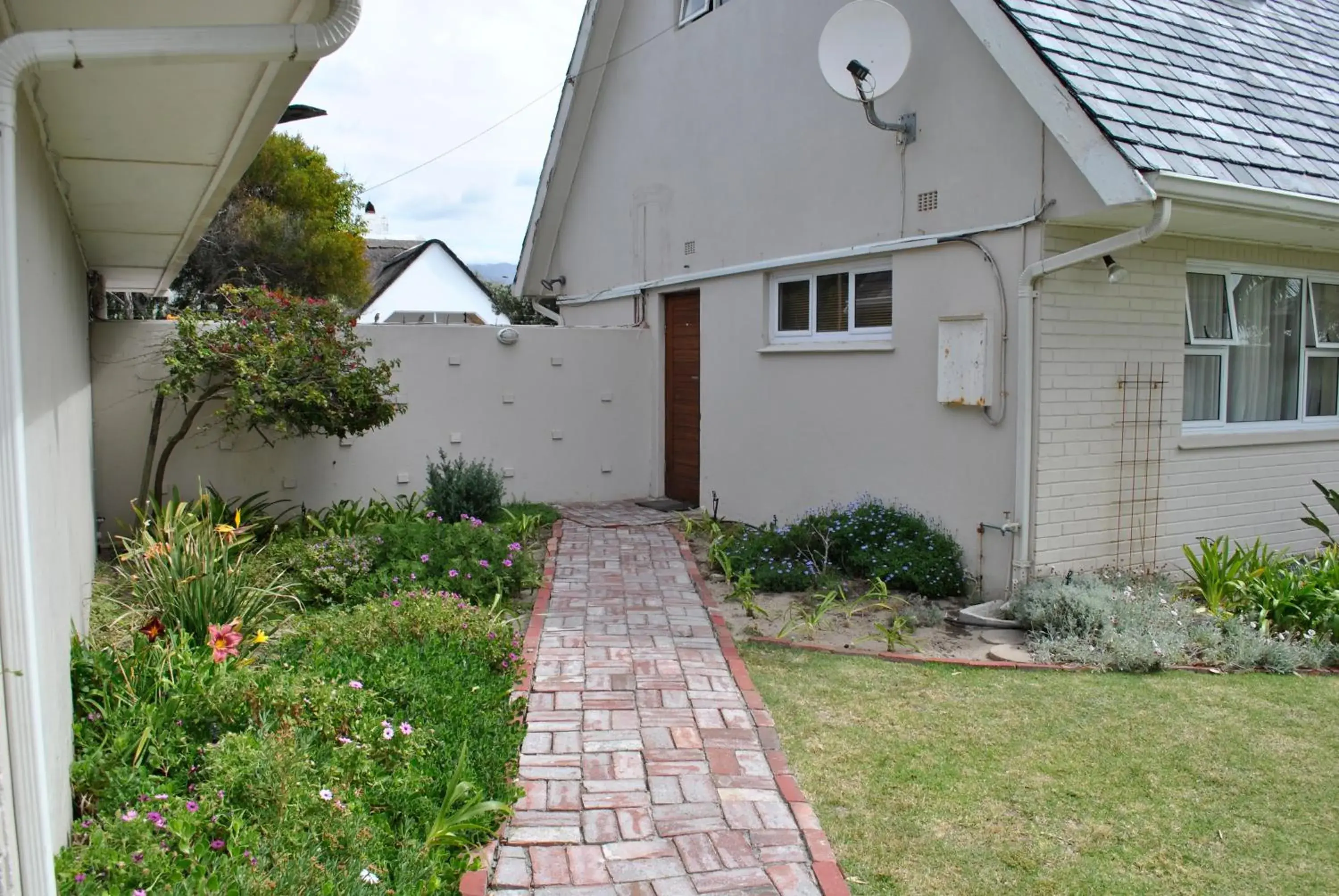 Property building in Cotswold House Residence Property building in Cotswold House Residence