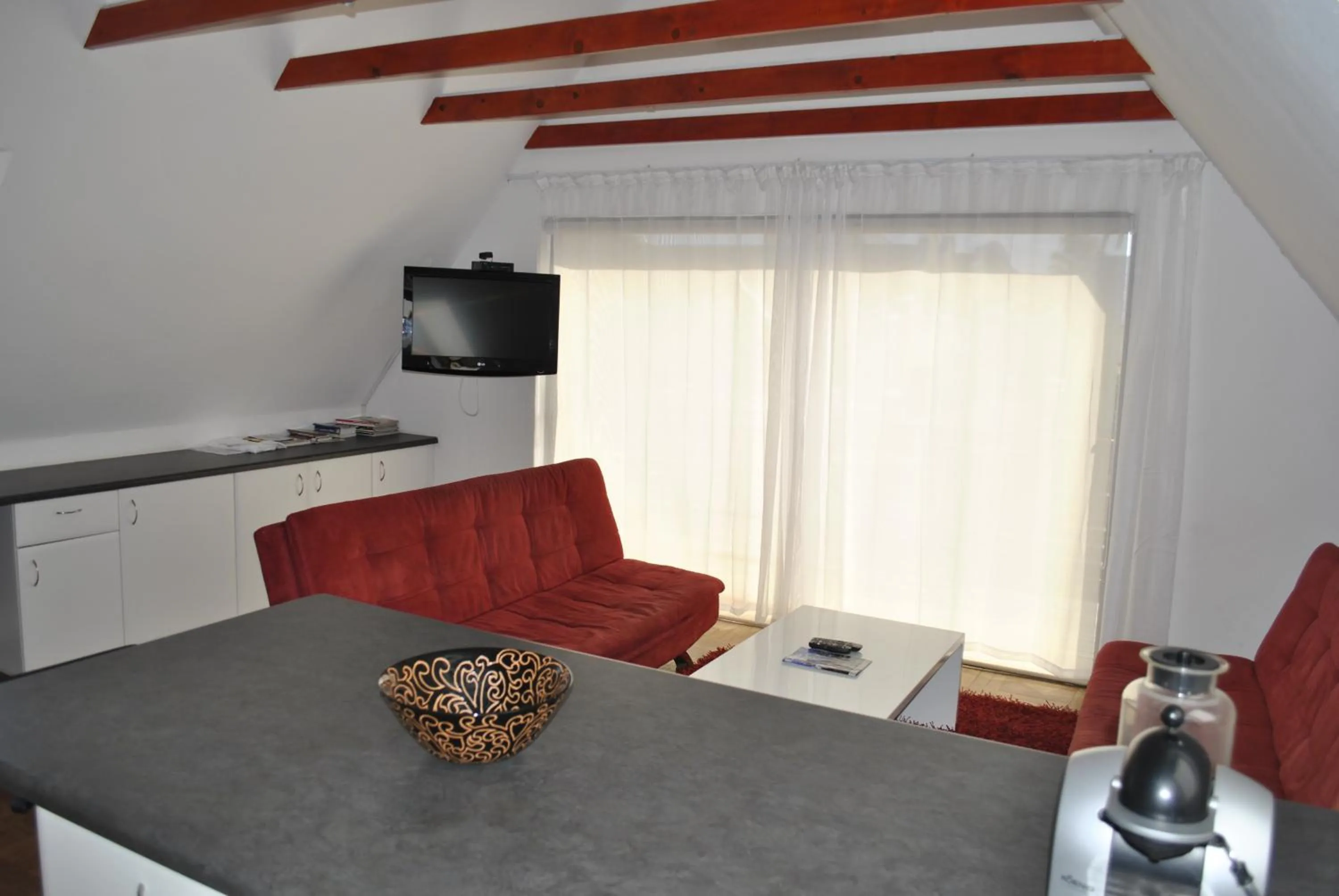 TV and multimedia in Cotswold House Residence