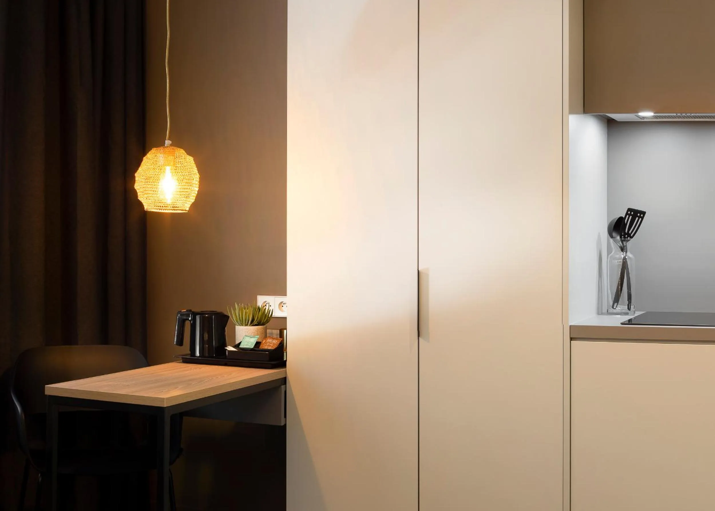 Kitchen or kitchenette in Aparthotel 37 Lodge Courbevoie Paris La Défense