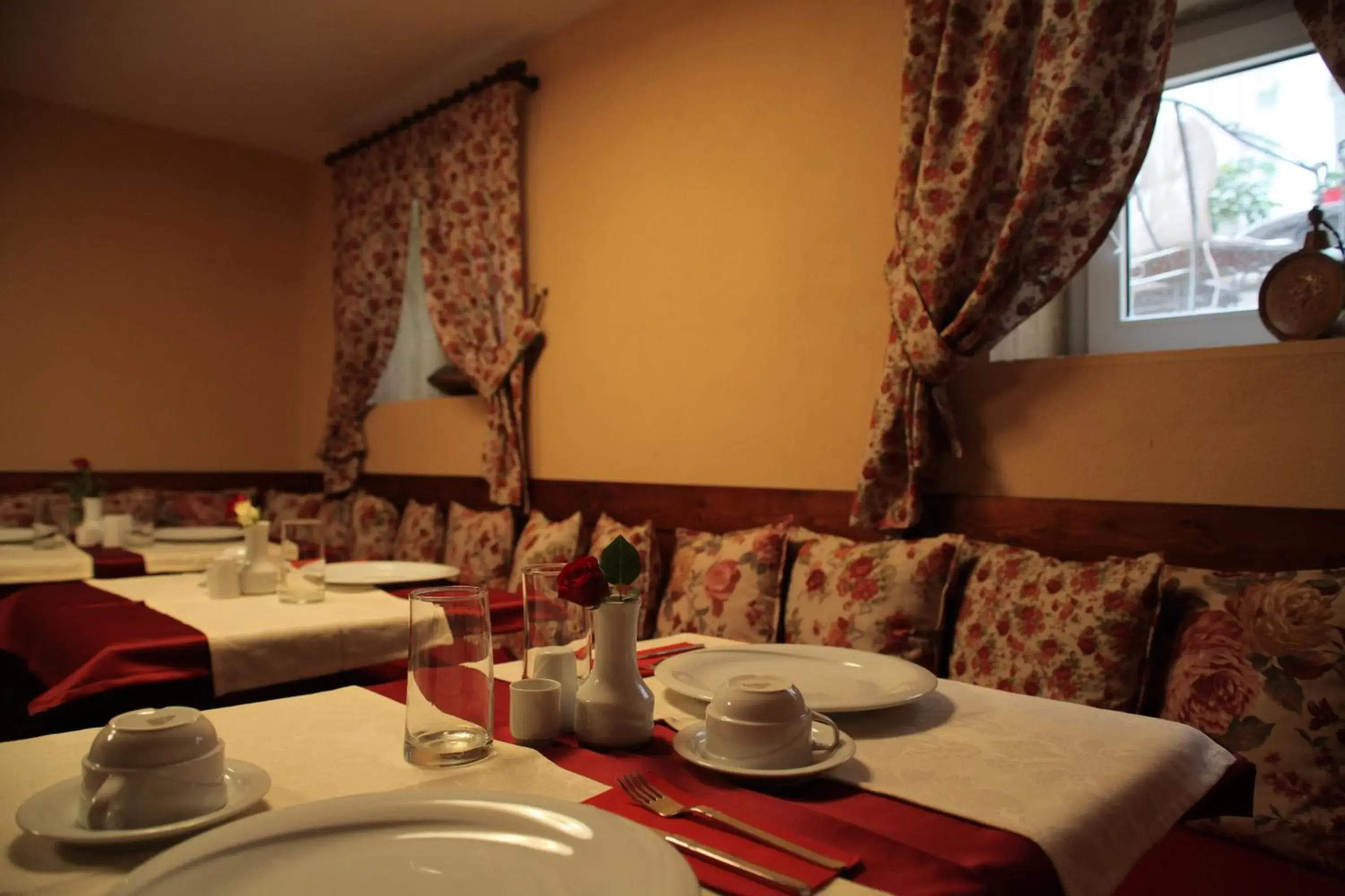 Restaurant/places to eat in Hotel Vila 60 Restaurant/places to eat in Hotel Vila 60