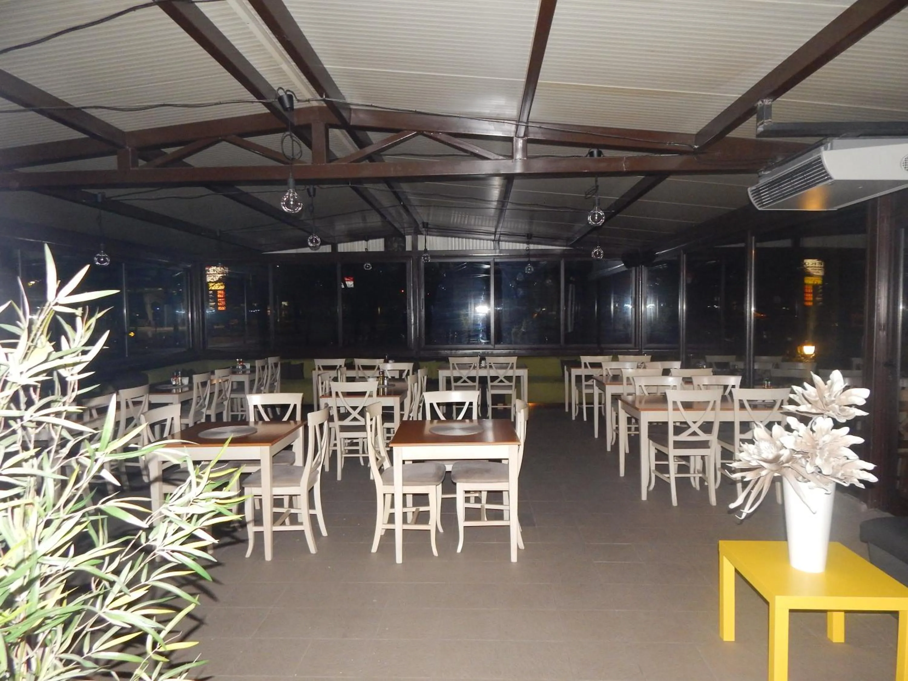 Restaurant/places to eat in Rio Family Hotel