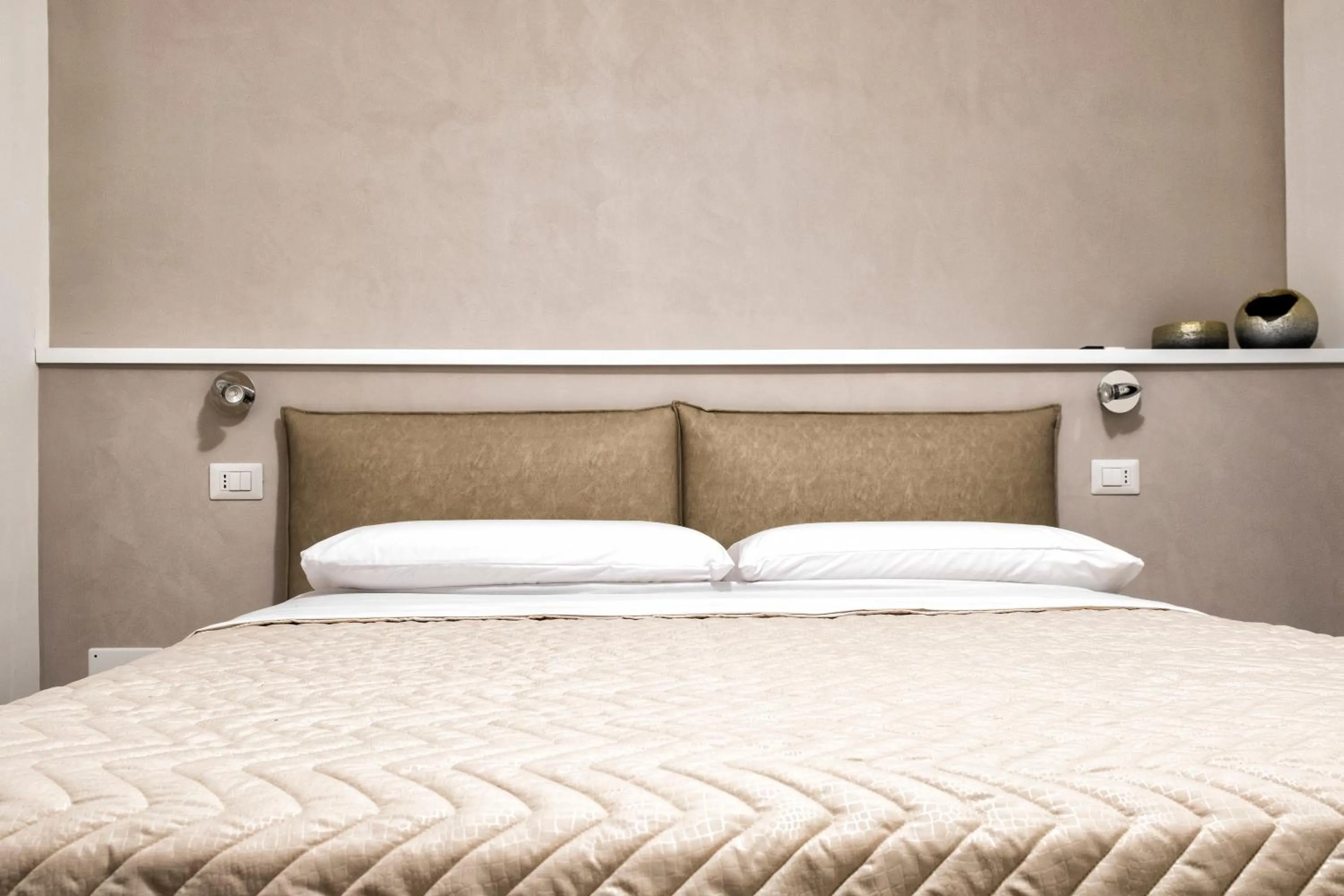 Bed in DIMORA FLEGREA room & breakfast