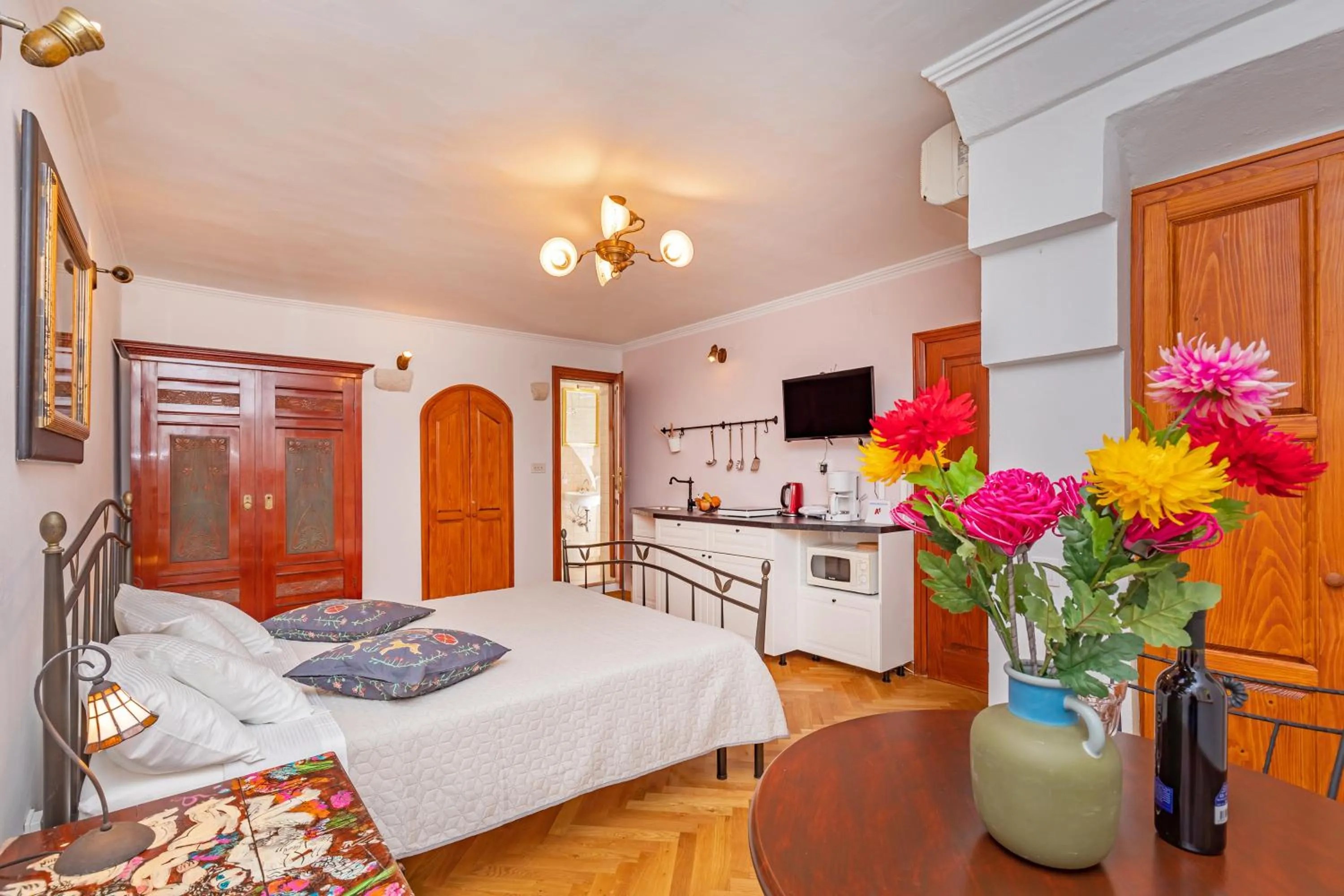 Bed in Apartments Cathedral