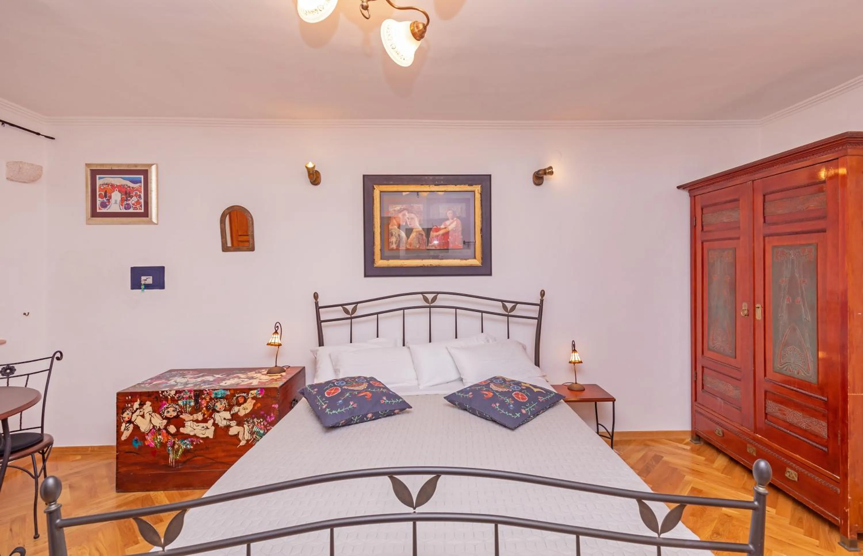 Bed in Apartments Cathedral
